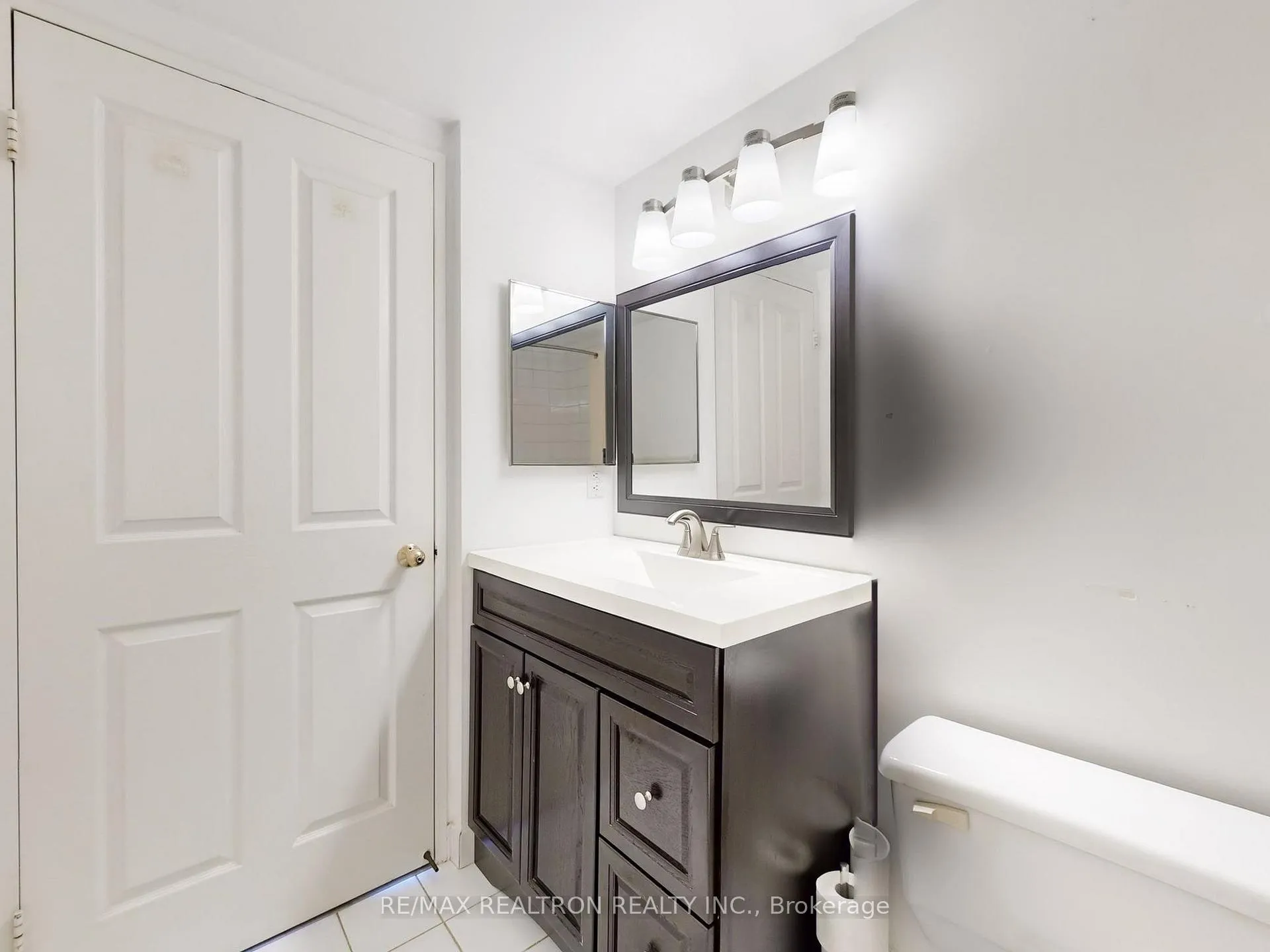 Photo 27 of Unit 808, 110 Promenade Circle, Vaughan, Brownridge — HOMEH