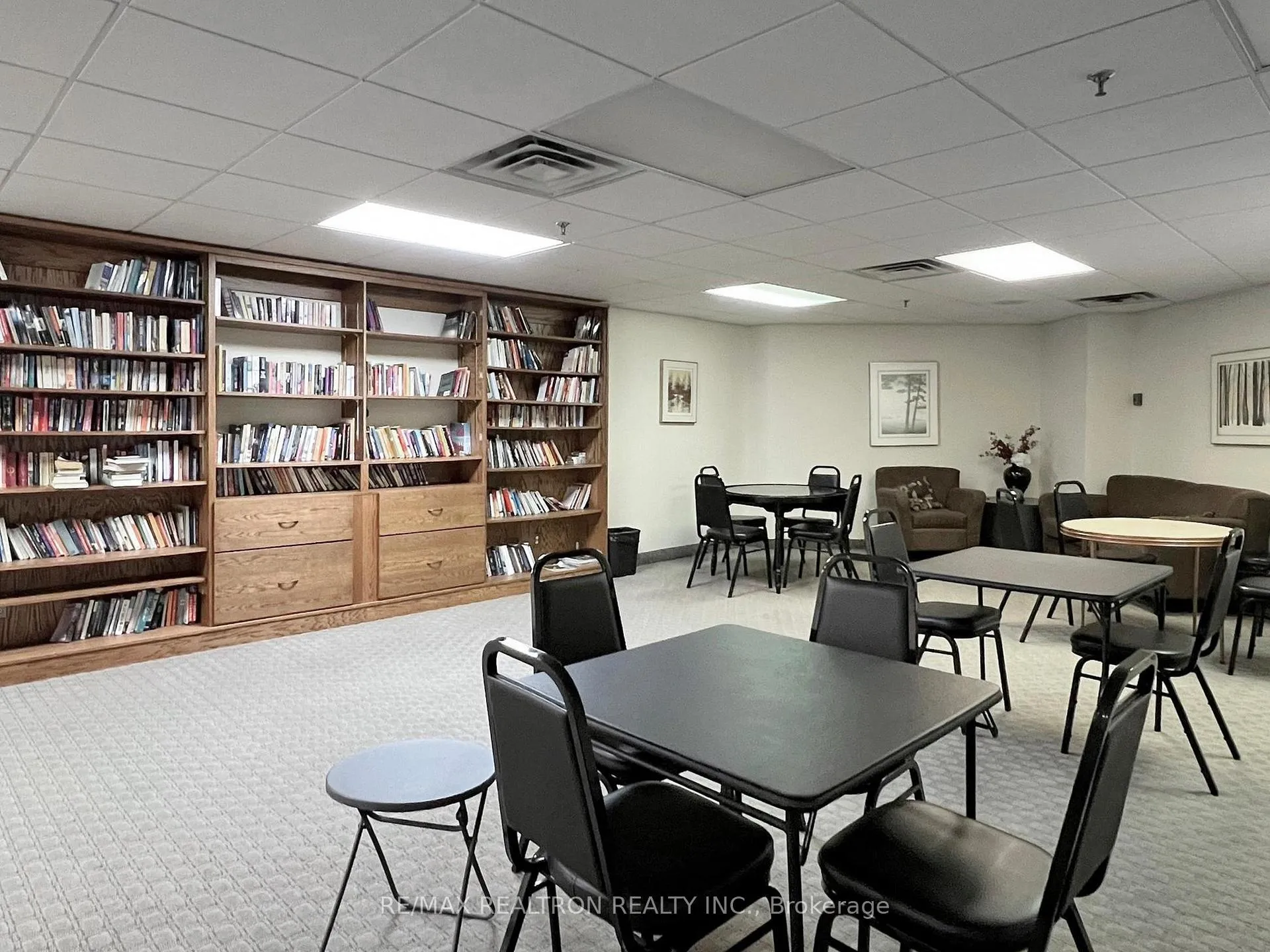 Photo 33 of Unit 808, 110 Promenade Circle, Vaughan, Brownridge — HOMEH