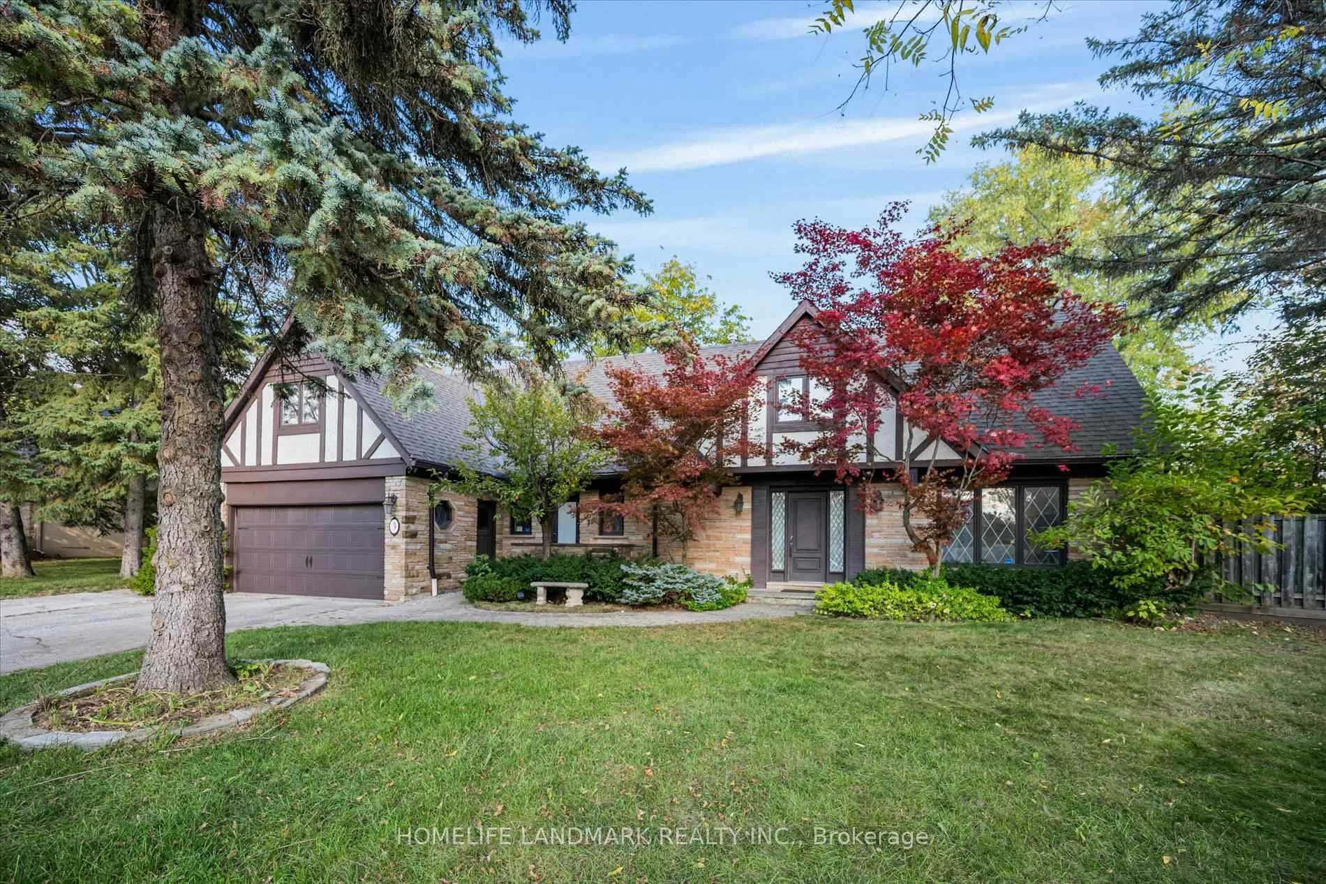 Photo 2 of 3 Old English Lane, Markham, Bayview Glen — HOMEH