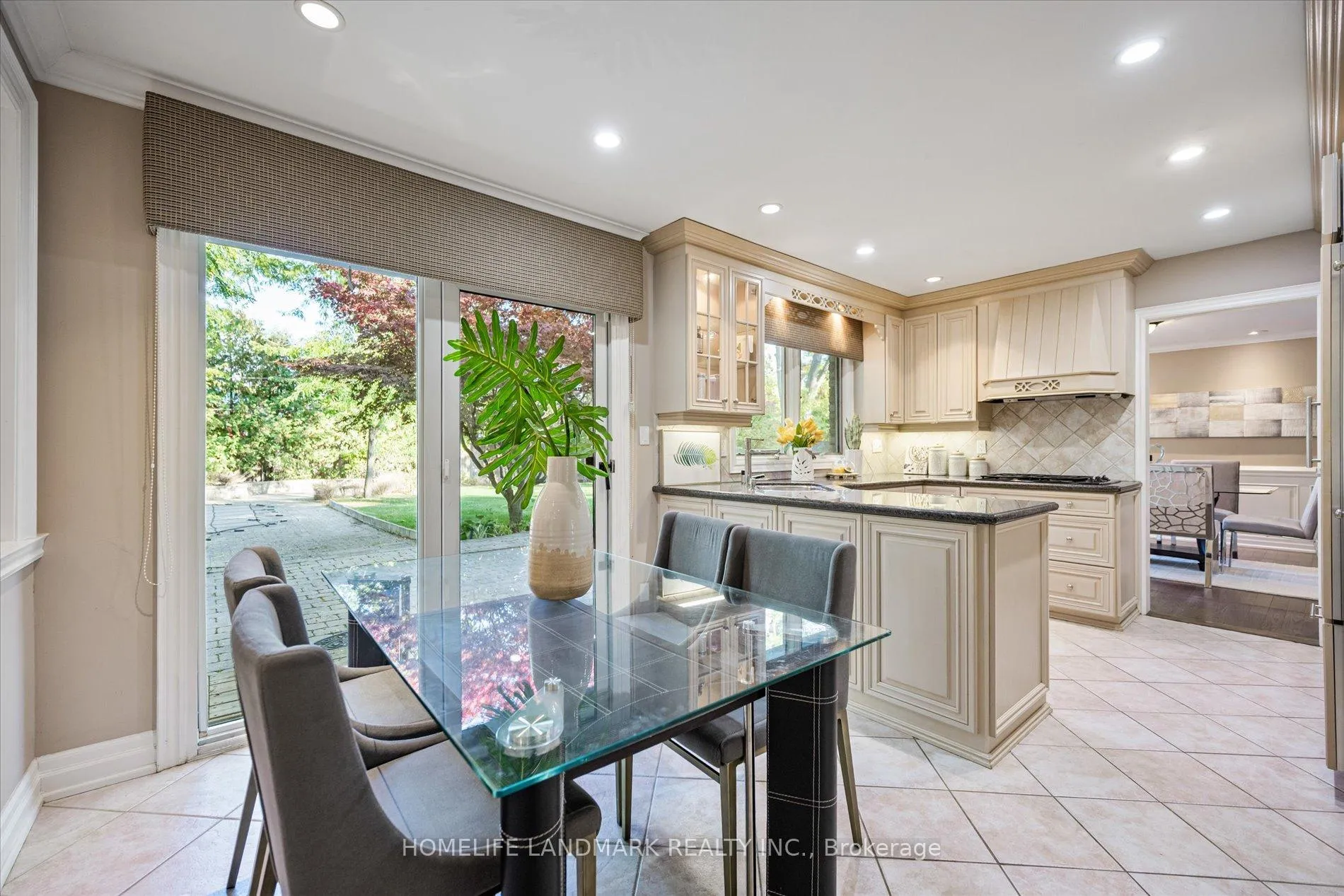 Photo 10 of 3 Old English Lane, Markham, Bayview Glen — HOMEH