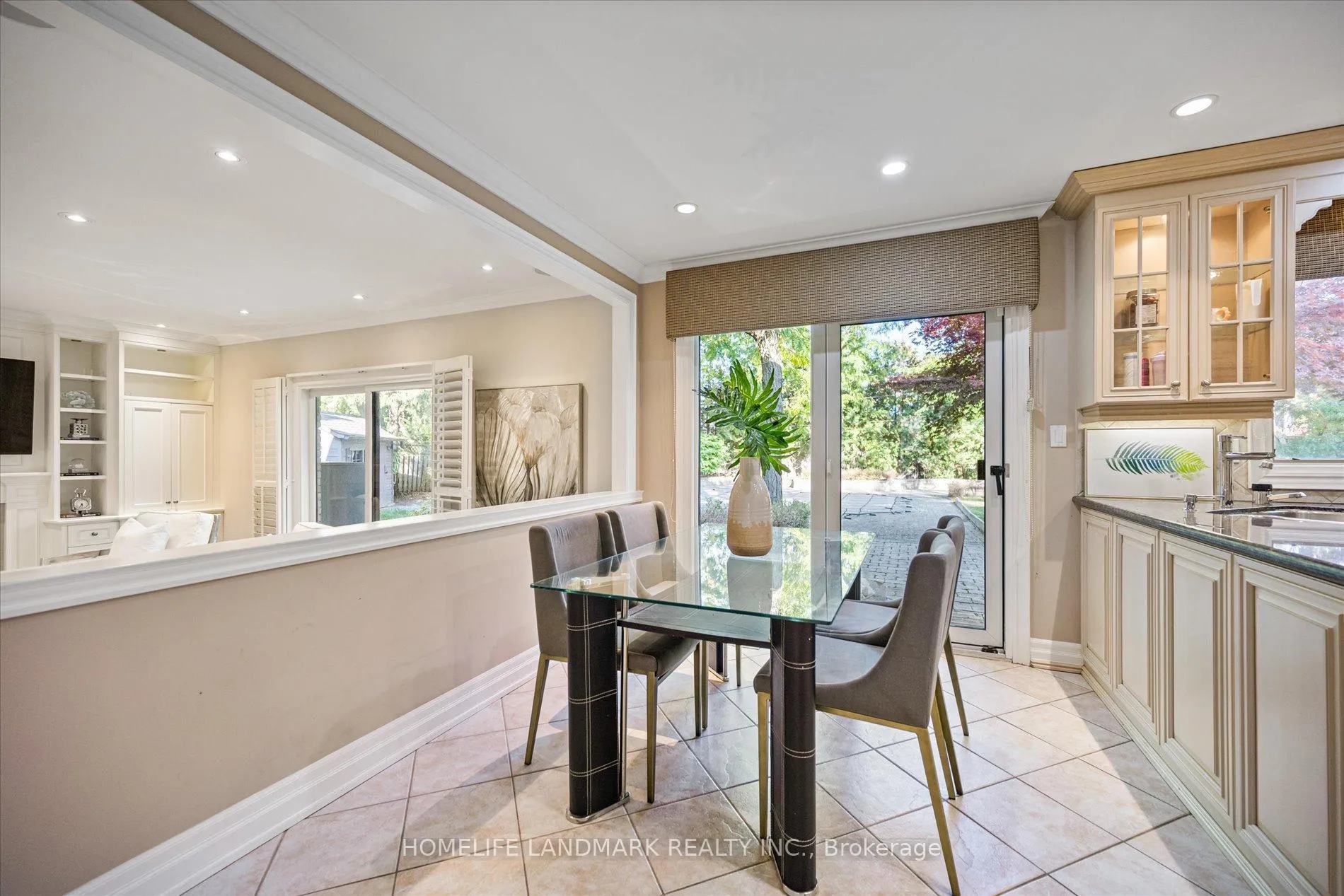 Photo 11 of 3 Old English Lane, Markham, Bayview Glen — HOMEH