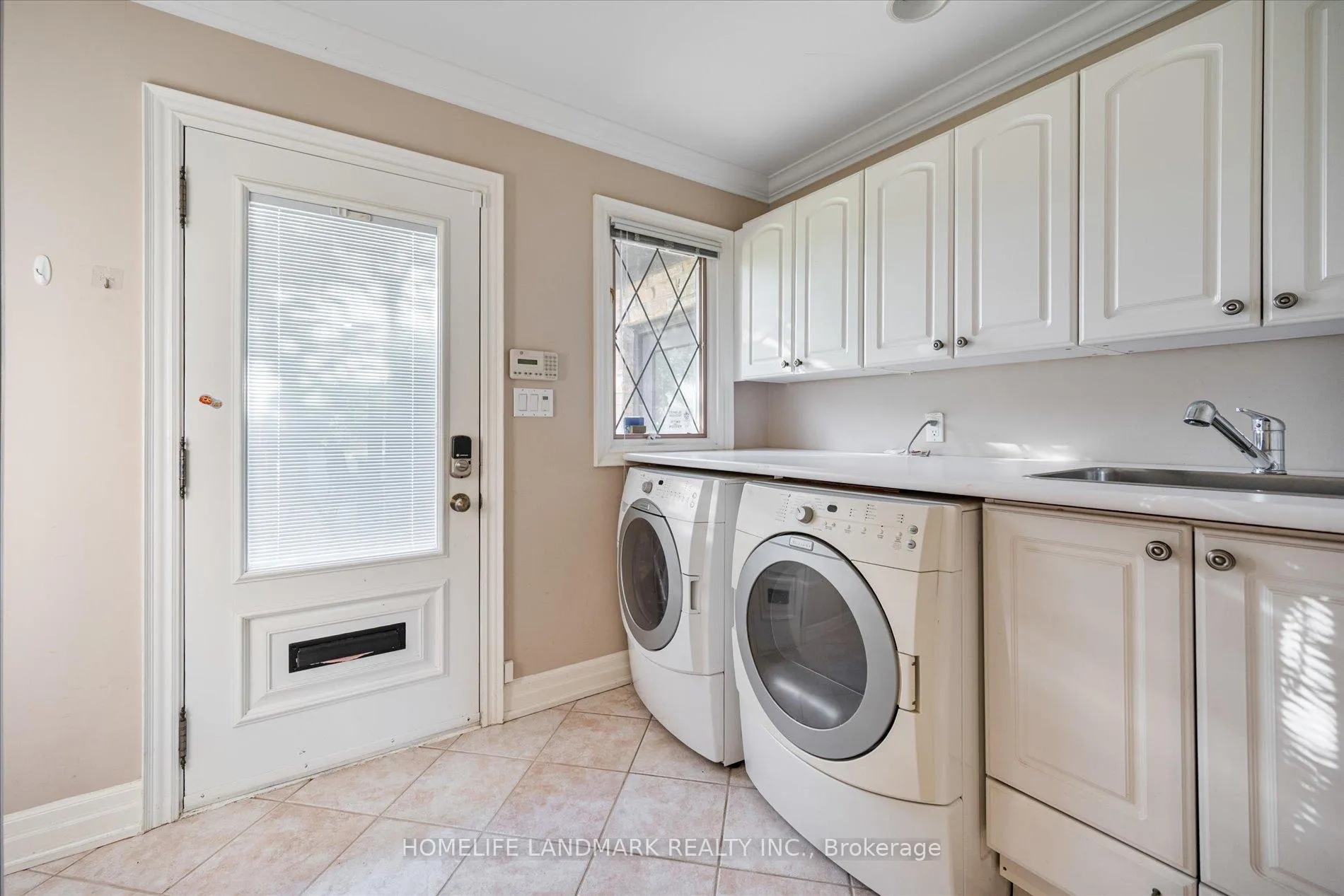 Photo 18 of 3 Old English Lane, Markham, Bayview Glen — HOMEH
