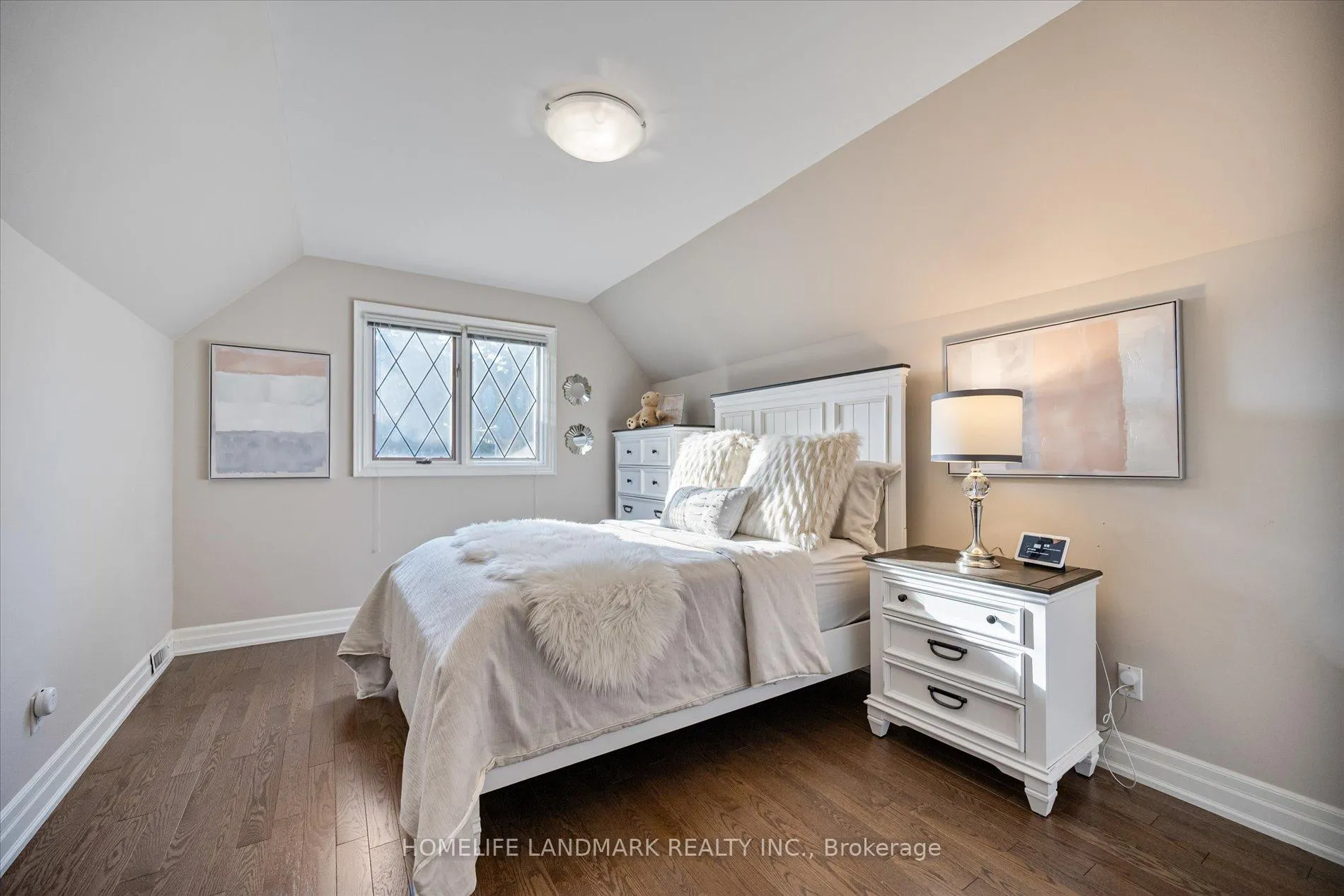 Photo 31 of 3 Old English Lane, Markham, Bayview Glen — HOMEH