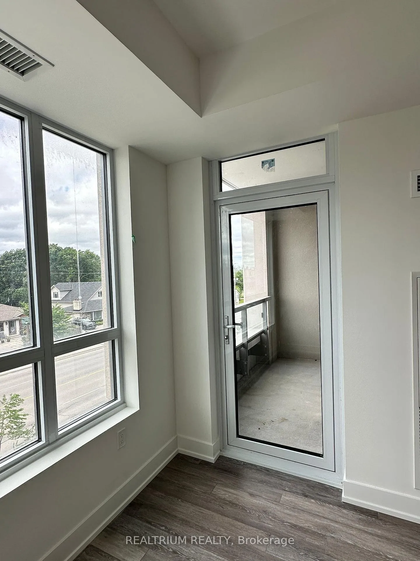 Photo 12 of Unit 334, 2075 King Road, King, King City — HOMEH