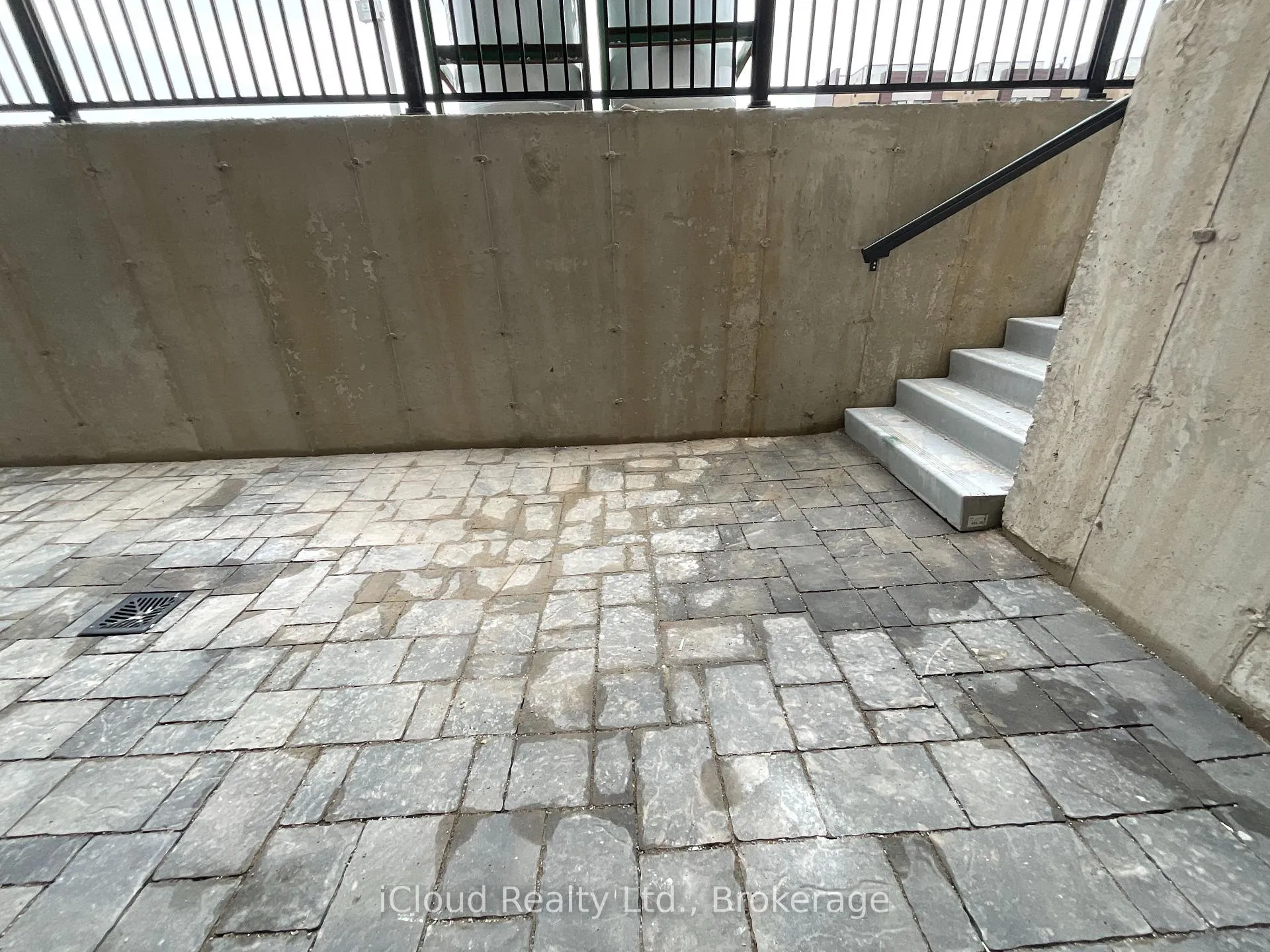 Photo 3 of 25 Palace St Street, Kitchener — HOMEH