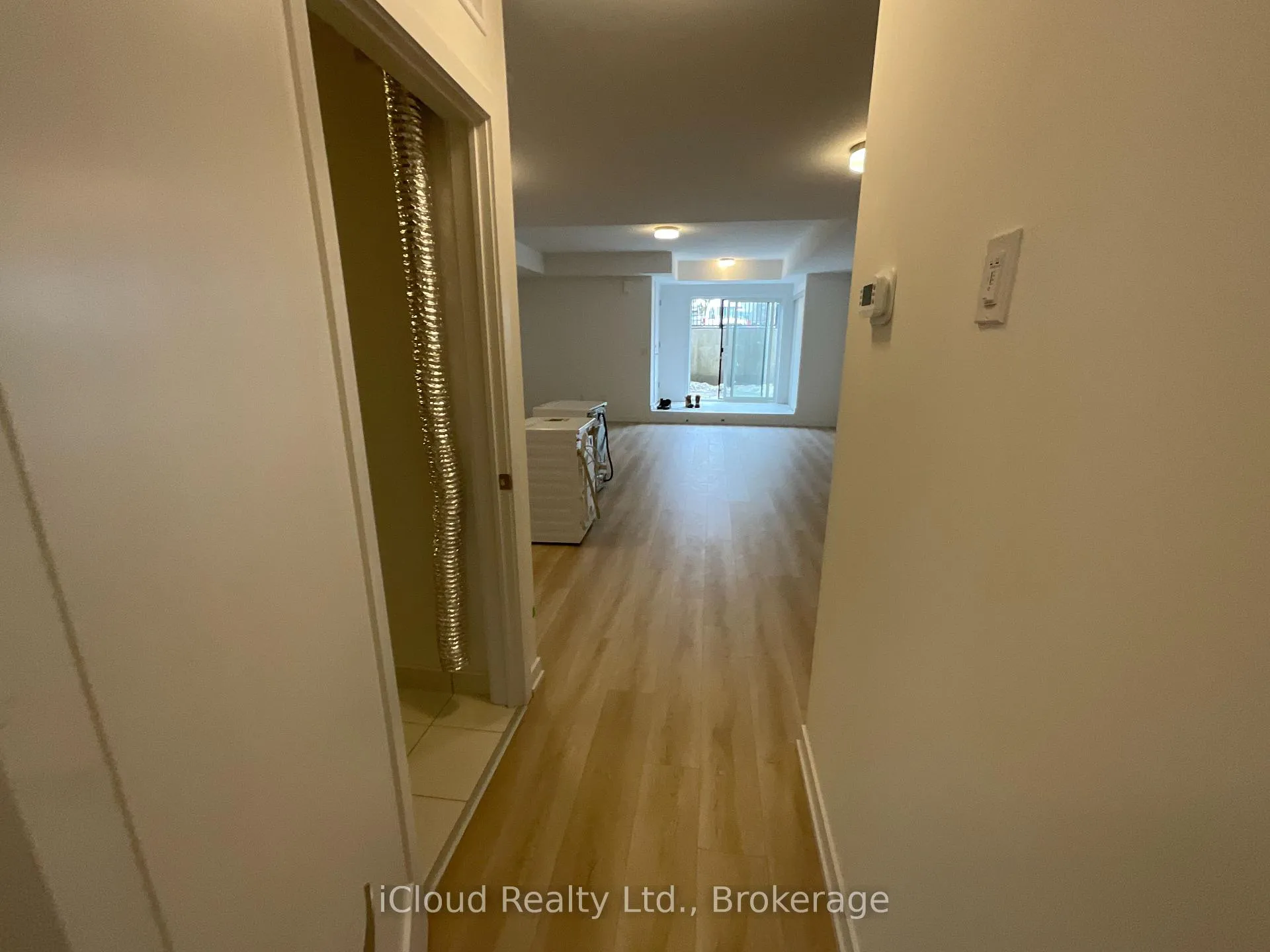 Photo 11 of 25 Palace St Street, Kitchener — HOMEH