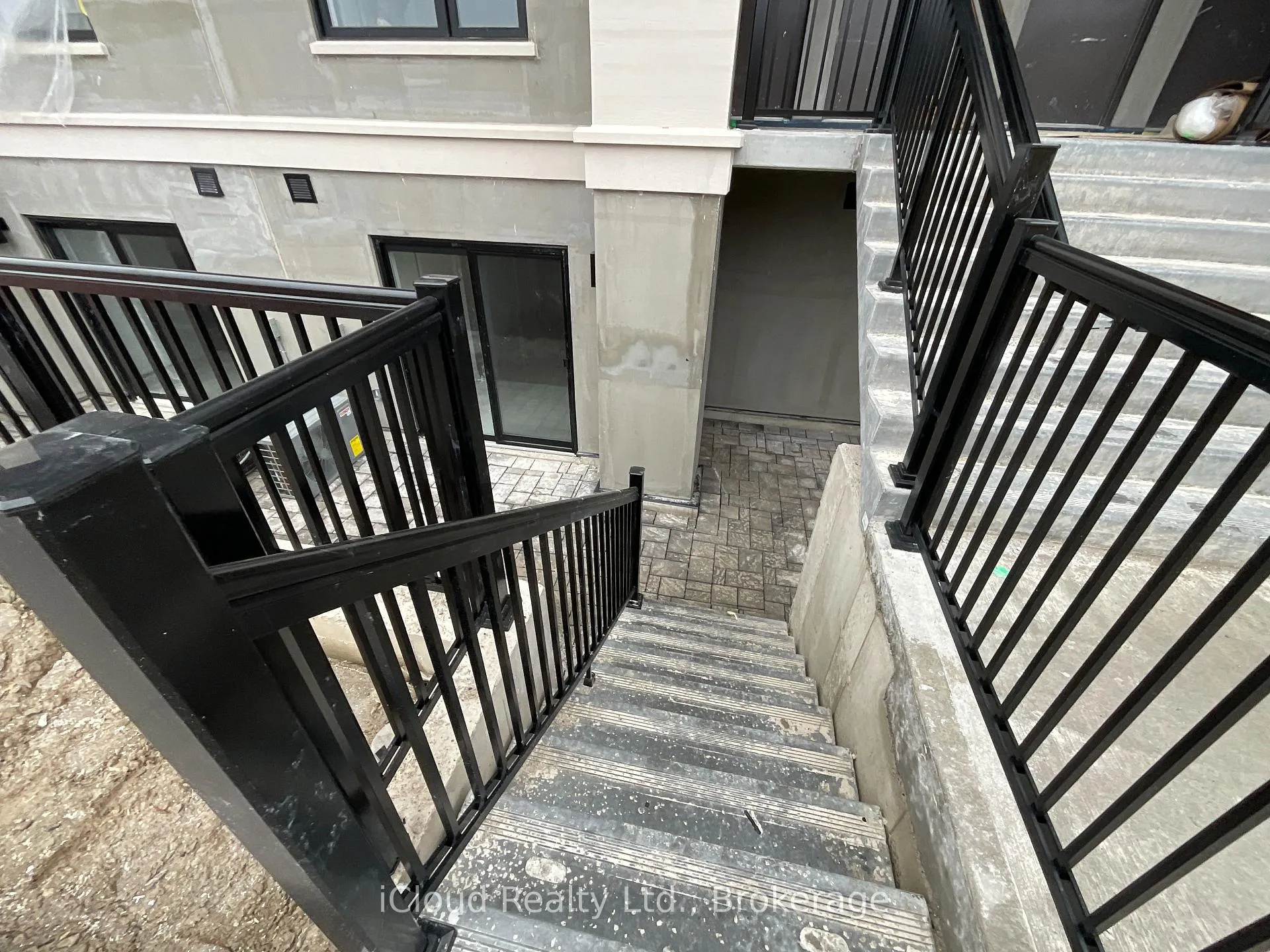 Photo 22 of 25 Palace St Street, Kitchener — HOMEH