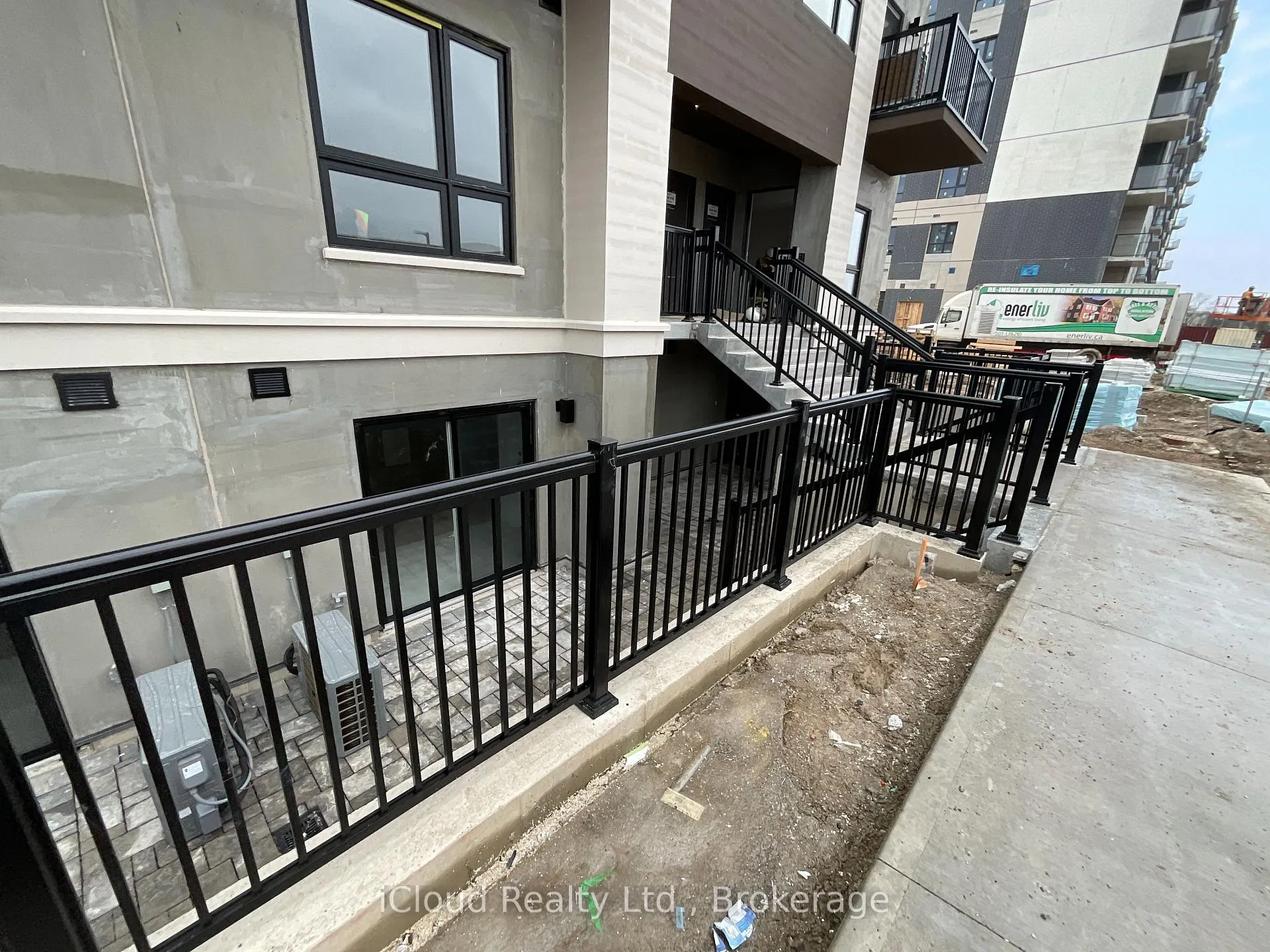 Photo 23 of 25 Palace St Street, Kitchener — HOMEH