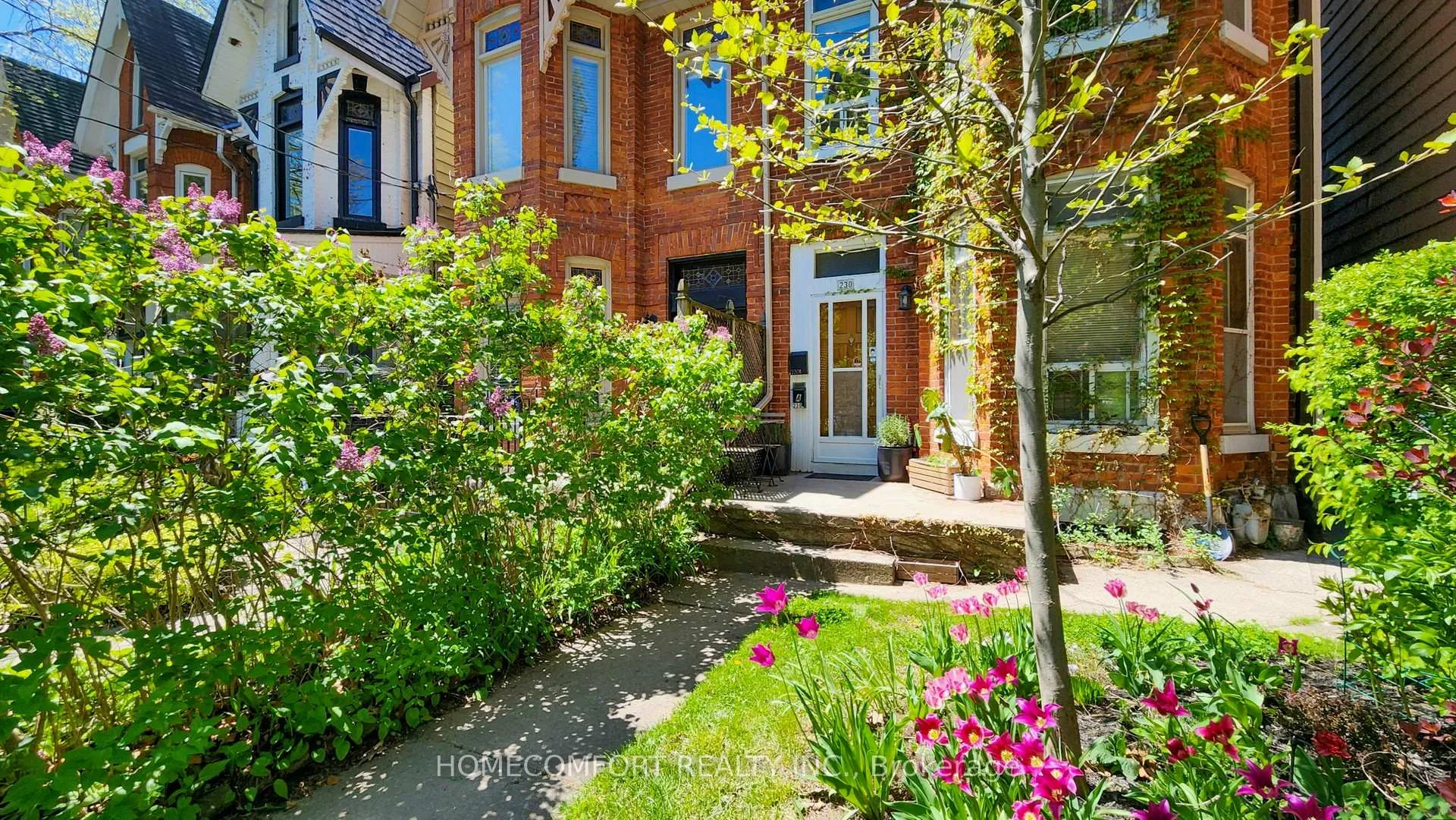 Photo 5 of 230 Robert Street, Toronto, University — HOMEH