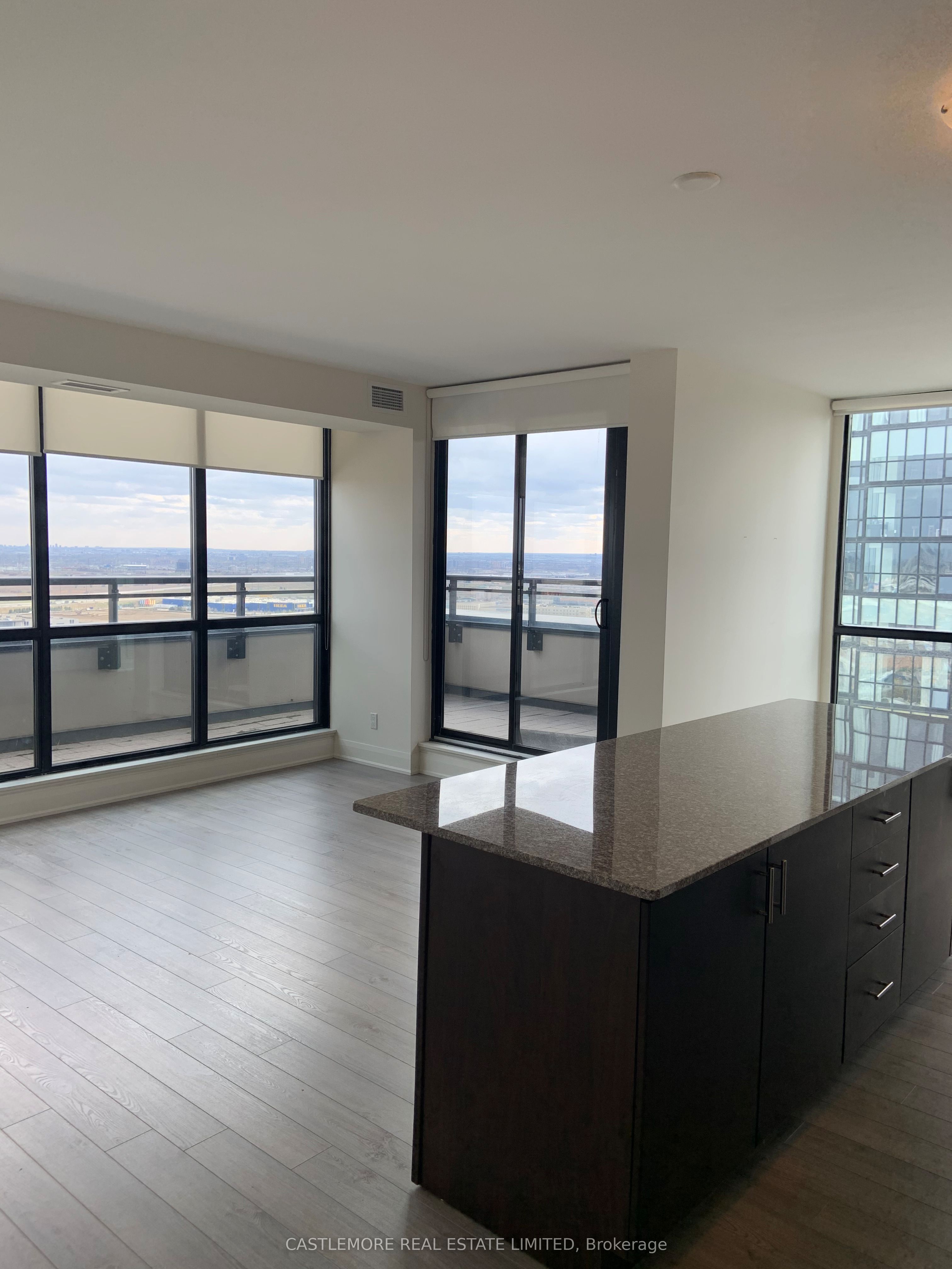 Photo 4 of Unit 2103, 2900 Highway 7 Road, Vaughan, Concord — HOMEH