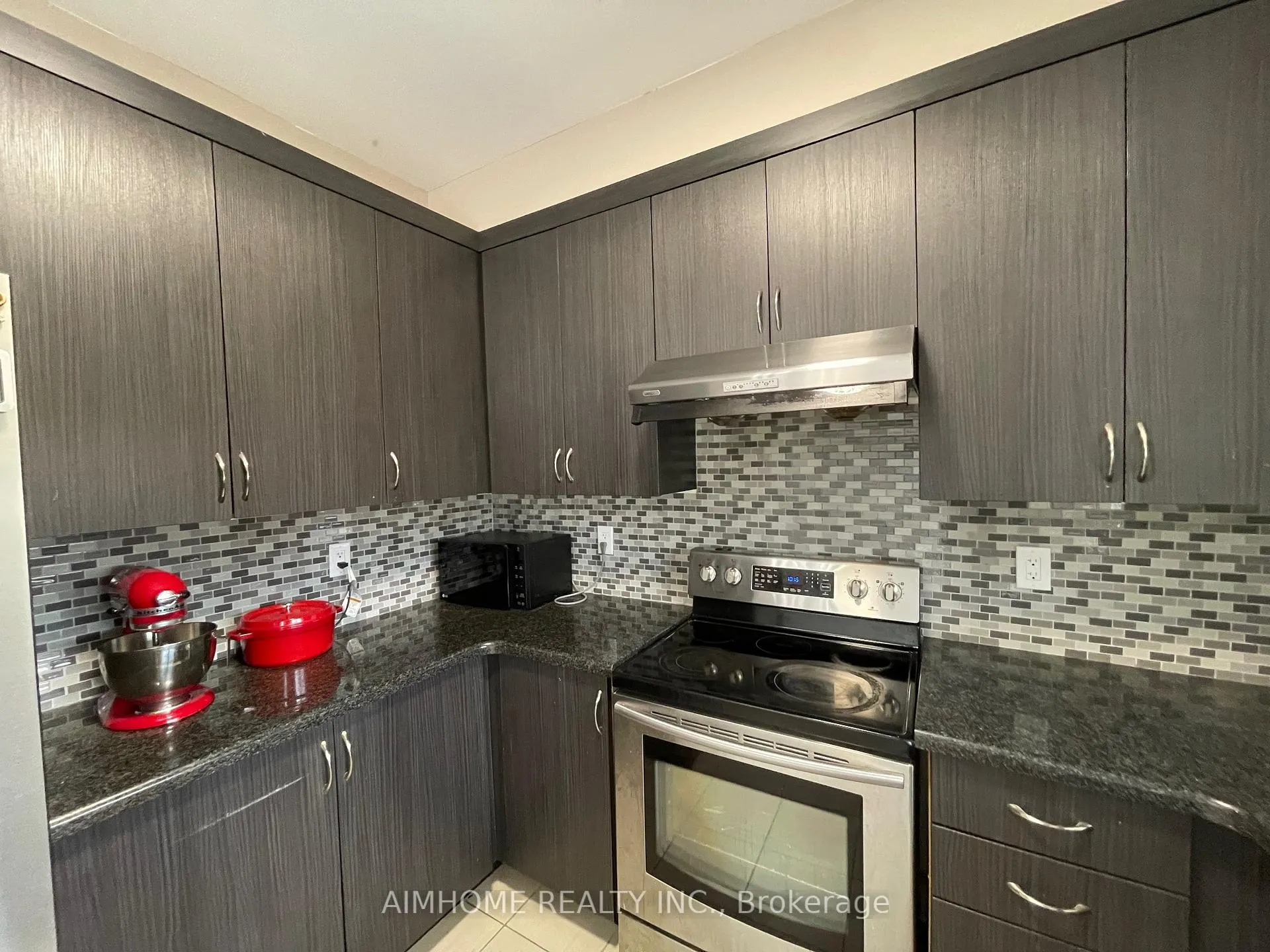 Photo 4 of 104 Grand Trunk Avenue, Vaughan, Patterson — HOMEH