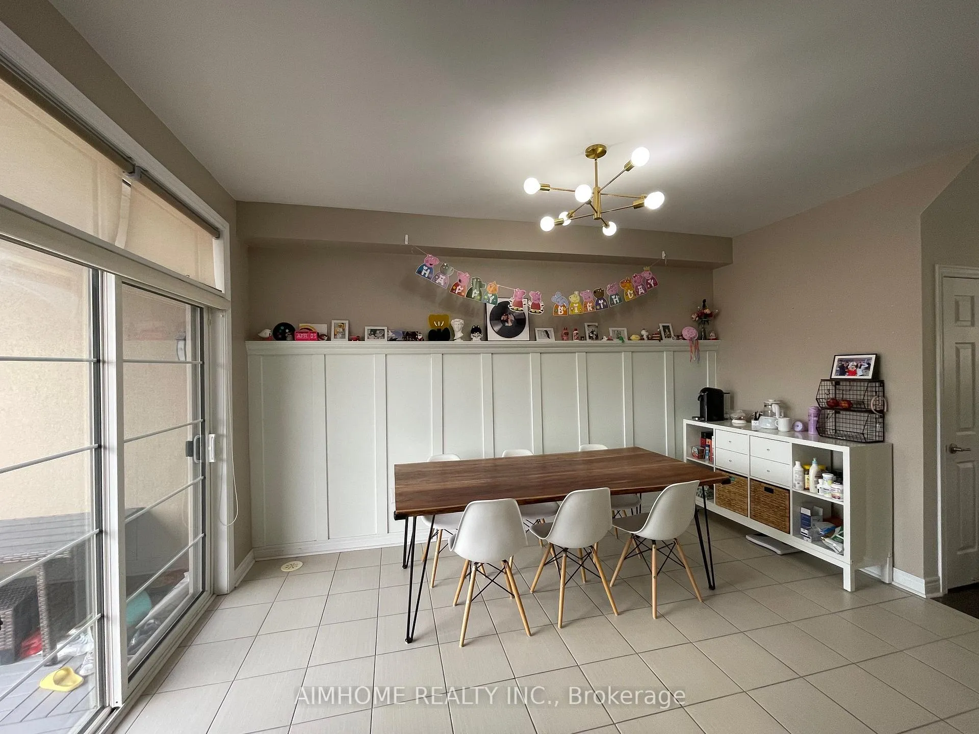 Photo 6 of 104 Grand Trunk Avenue, Vaughan, Patterson — HOMEH