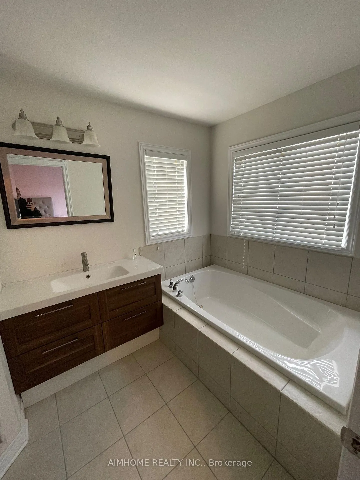 Photo 11 of 104 Grand Trunk Avenue, Vaughan, Patterson — HOMEH
