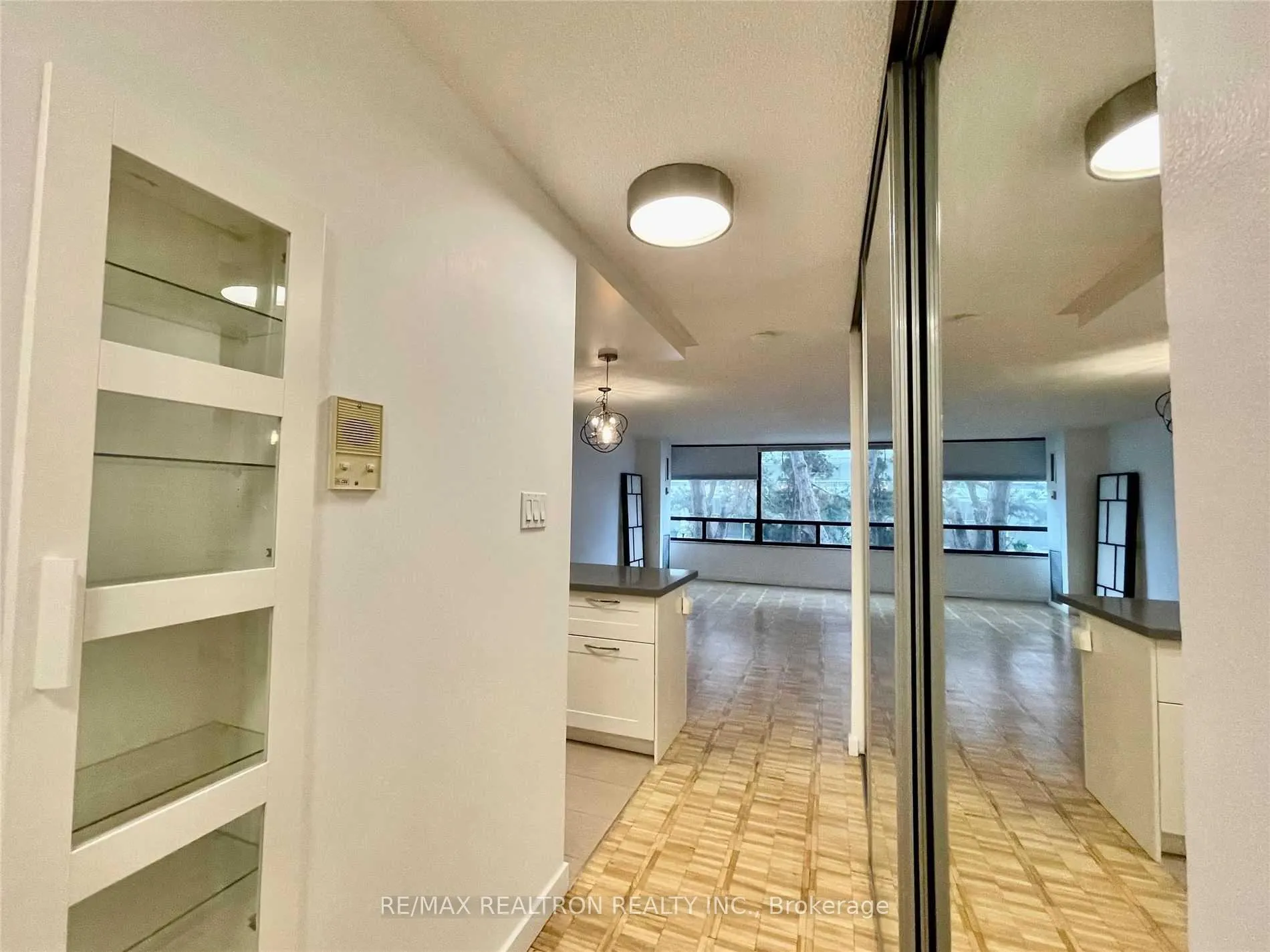 Photo 5 of Unit 206, 22 Shallmar Boulevard, Toronto, Forest Hill North — HOMEH