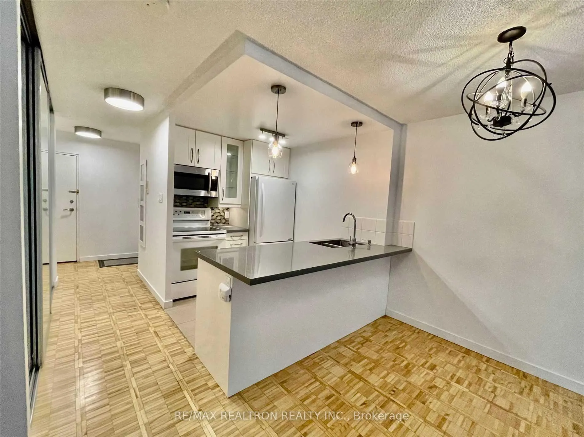 Photo 7 of Unit 206, 22 Shallmar Boulevard, Toronto, Forest Hill North — HOMEH
