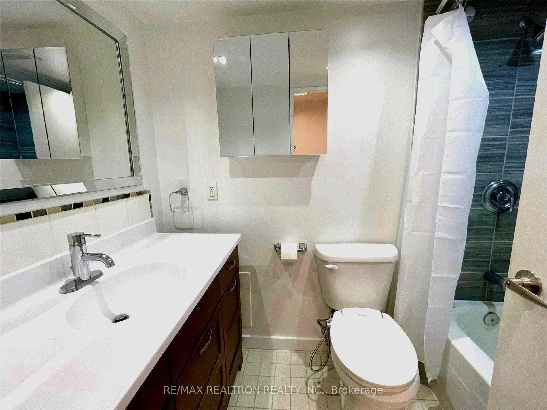 Photo 9 of Unit 206, 22 Shallmar Boulevard, Toronto, Forest Hill North — HOMEH