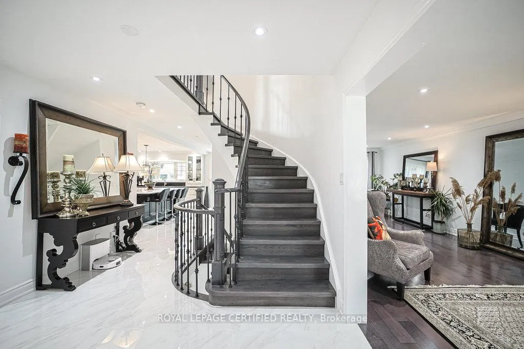 Photo 5 of 1109 Petunia Place, Pickering, Rougemount — HOMEH