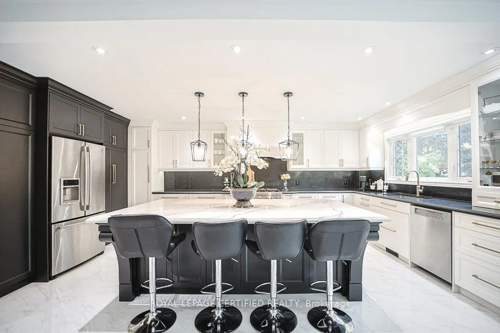 Photo 11 of 1109 Petunia Place, Pickering, Rougemount — HOMEH