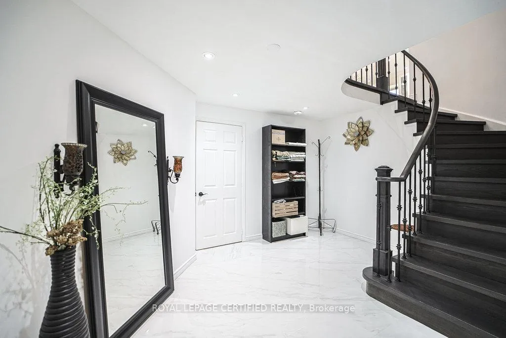 Photo 33 of 1109 Petunia Place, Pickering, Rougemount — HOMEH