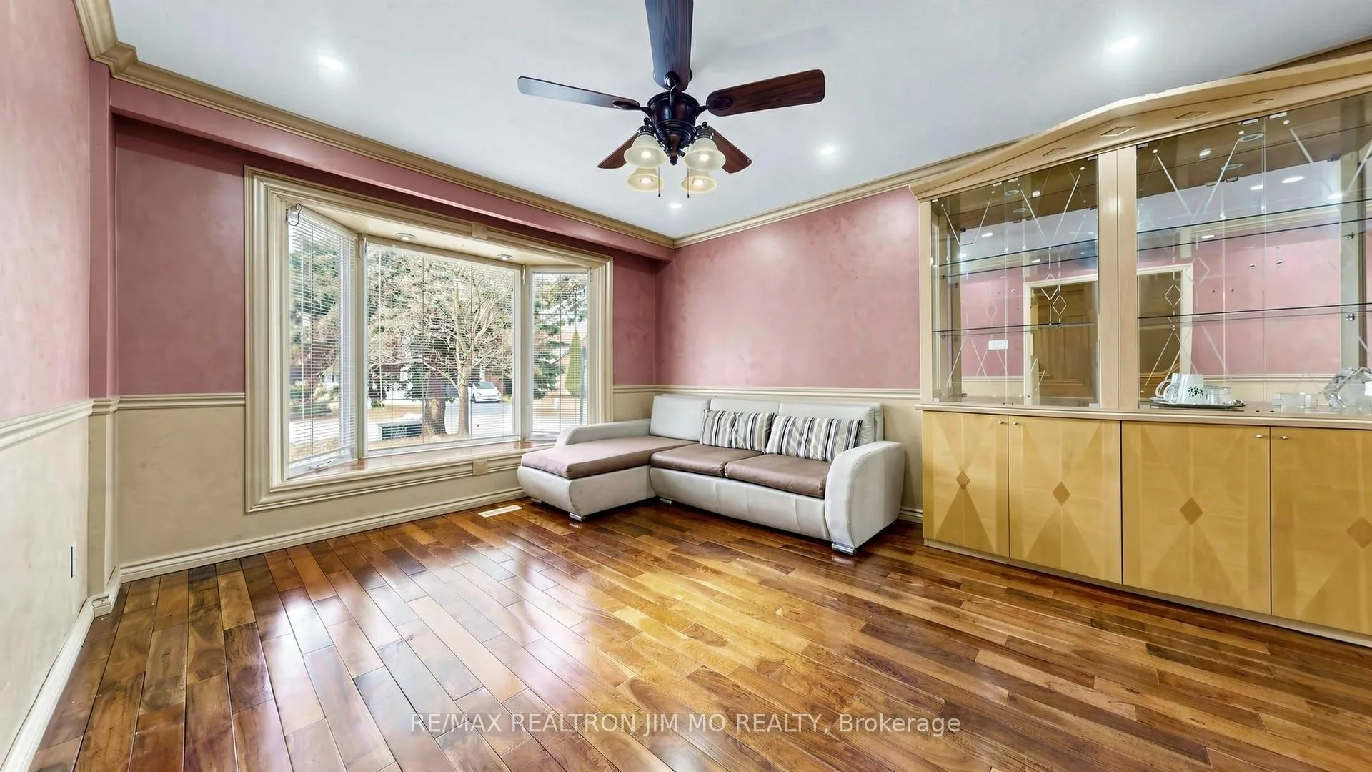 Photo 3 of Unit Main & Upper floor, 29 Liebeck Crescent, Markham, Unionville — HOMEH