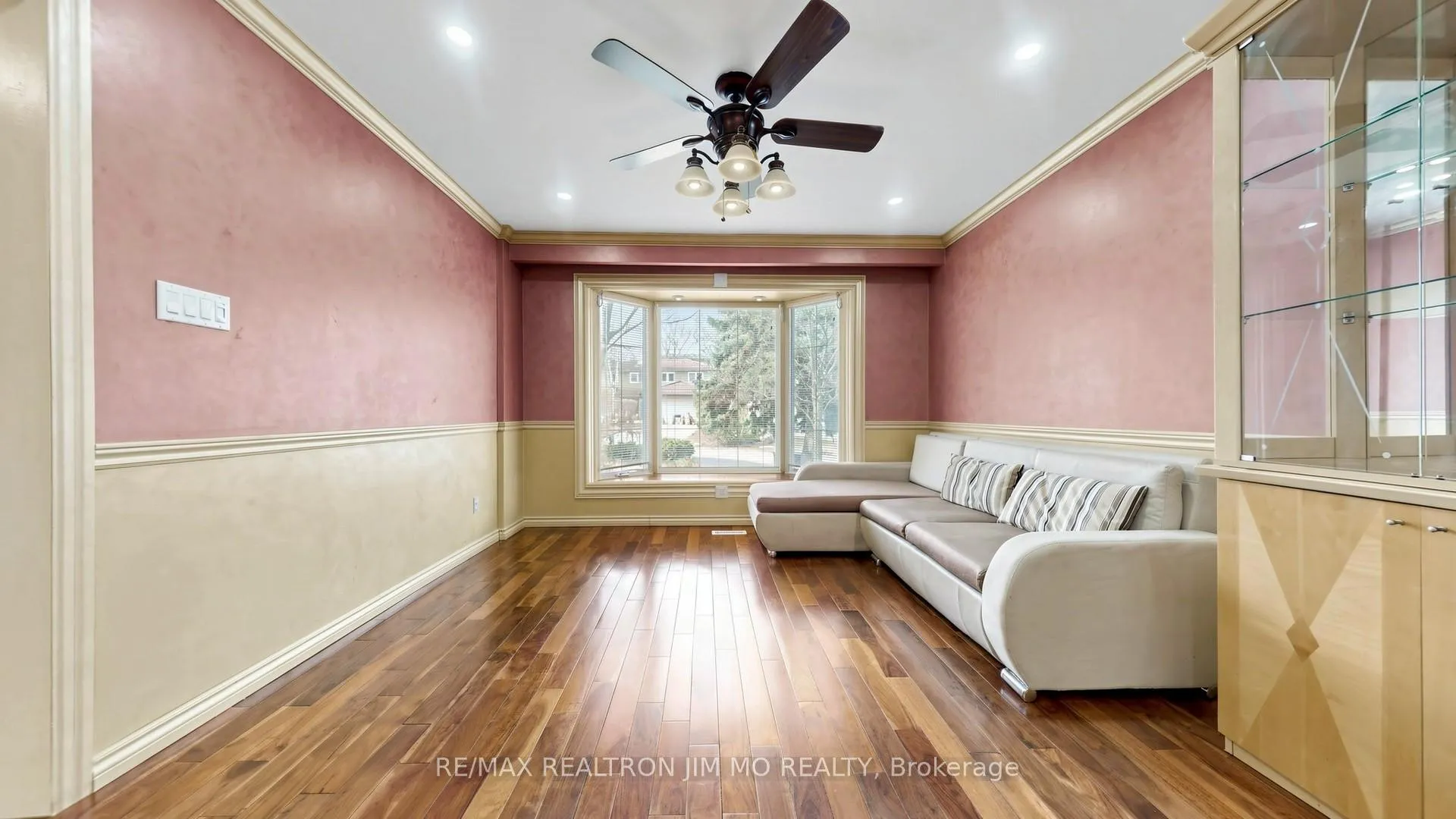 Photo 4 of Unit Main & Upper floor, 29 Liebeck Crescent, Markham, Unionville — HOMEH