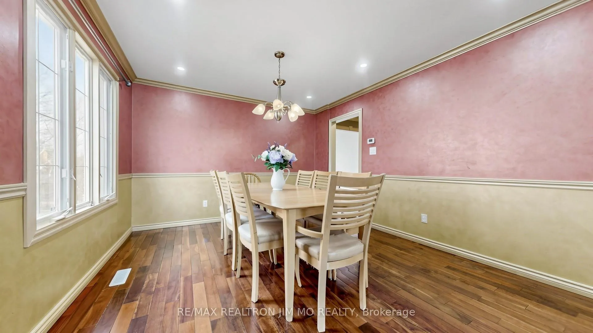 Photo 8 of Unit Main & Upper floor, 29 Liebeck Crescent, Markham, Unionville — HOMEH