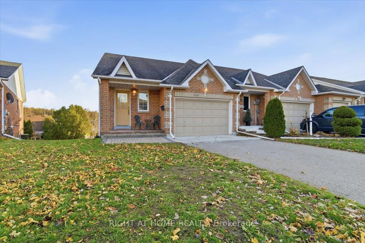 Photo 1 of 1349 Eagle Crescent, Peterborough, Monaghan Ward 2 — HOMEH