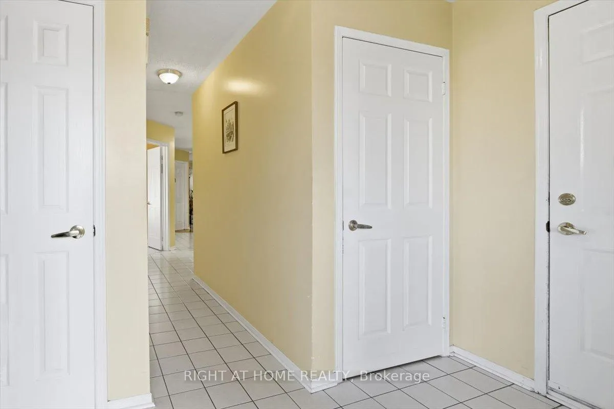 Photo 3 of 1349 Eagle Crescent, Peterborough, Monaghan Ward 2 — HOMEH