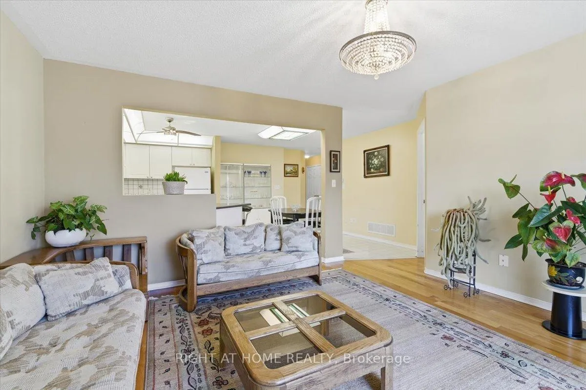 Photo 6 of 1349 Eagle Crescent, Peterborough, Monaghan Ward 2 — HOMEH