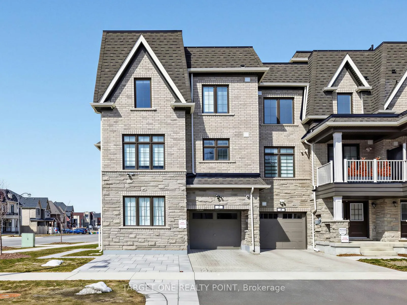 Photo 3 of 2 William Shearn Crescent, Markham, Angus Glen — HOMEH