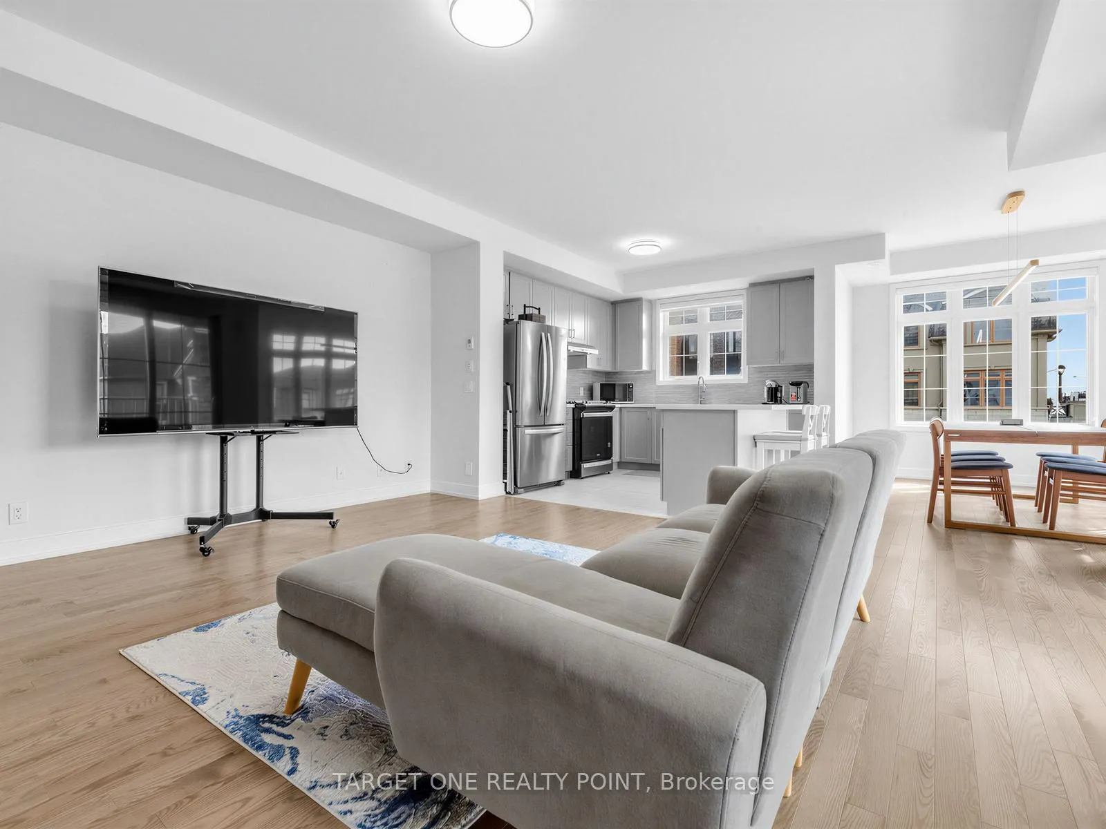 Photo 8 of 2 William Shearn Crescent, Markham, Angus Glen — HOMEH