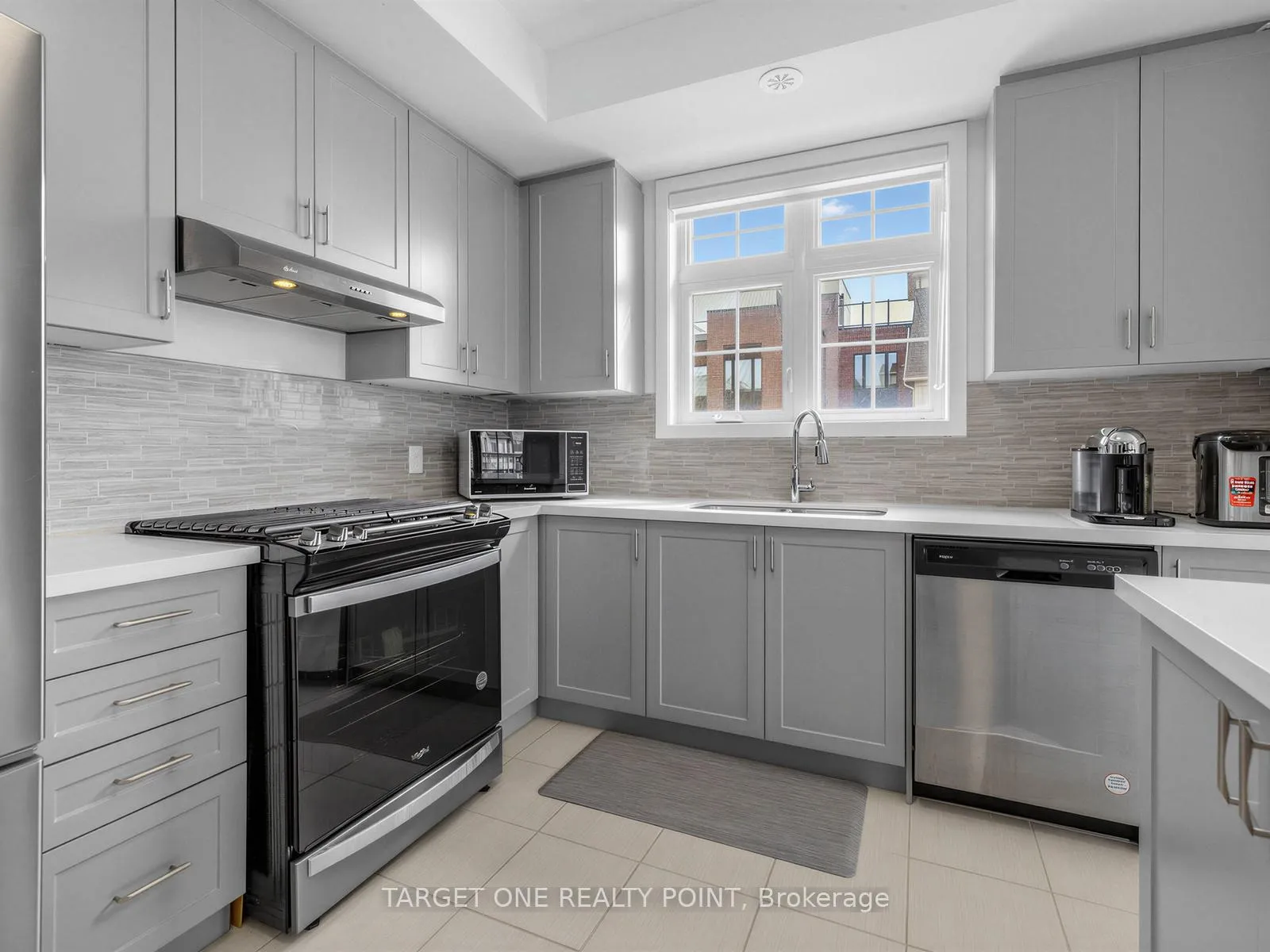 Photo 14 of 2 William Shearn Crescent, Markham, Angus Glen — HOMEH
