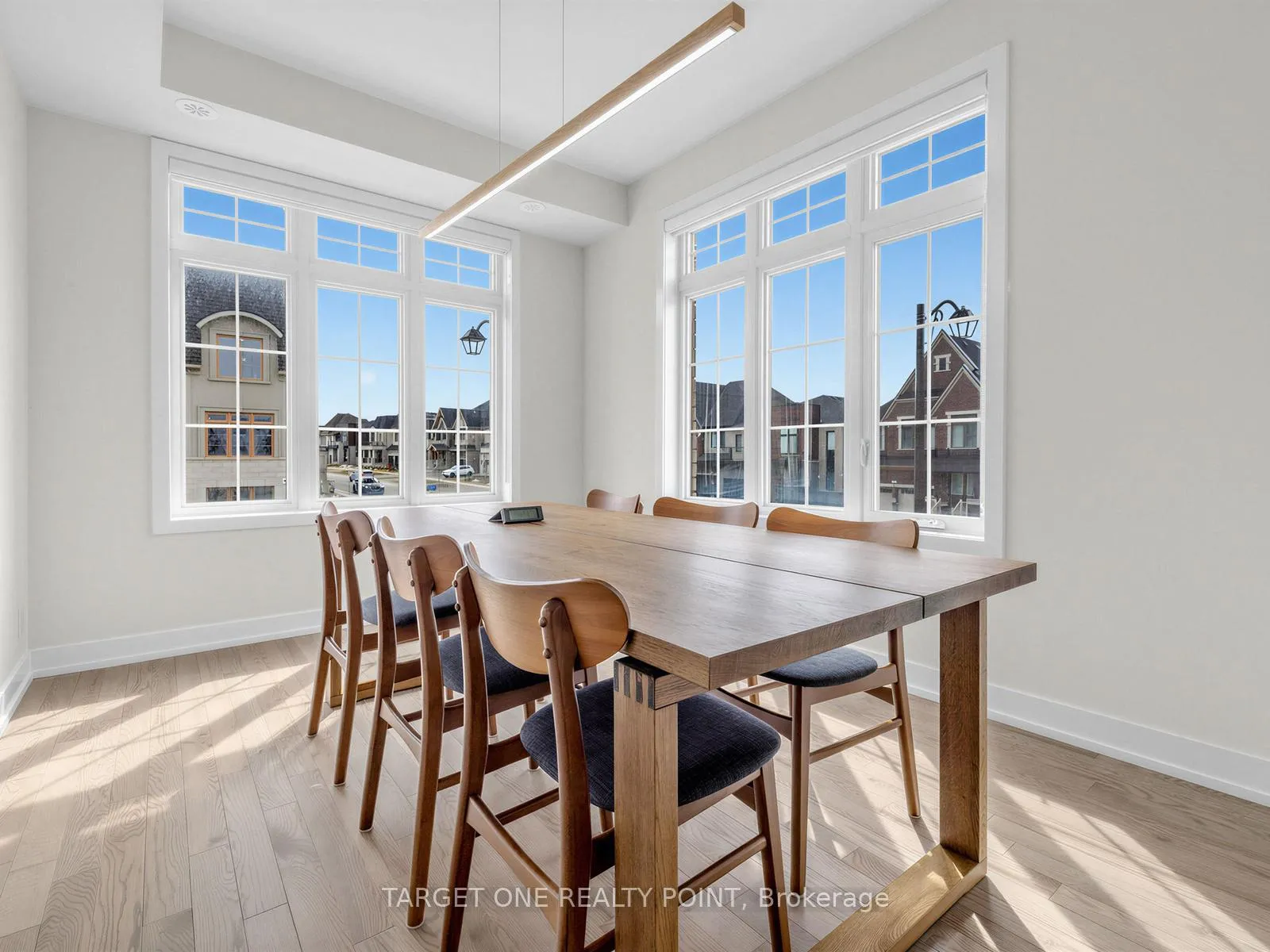 Photo 18 of 2 William Shearn Crescent, Markham, Angus Glen — HOMEH