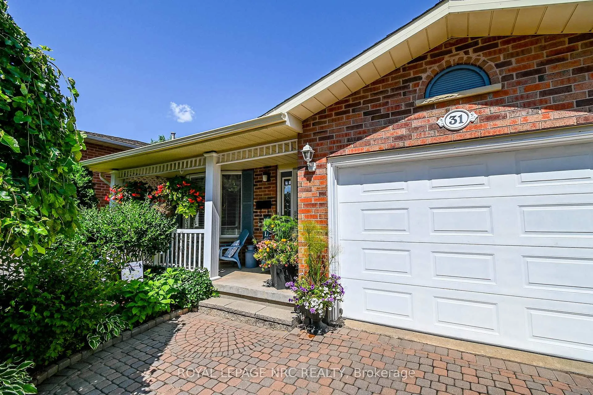 Photo 10 of 31 Rollins Drive, Welland, N. Welland — HOMEH