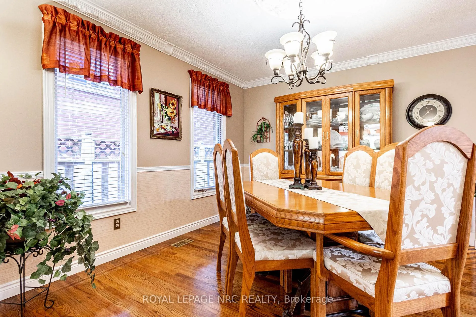 Photo 15 of 31 Rollins Drive, Welland, N. Welland — HOMEH