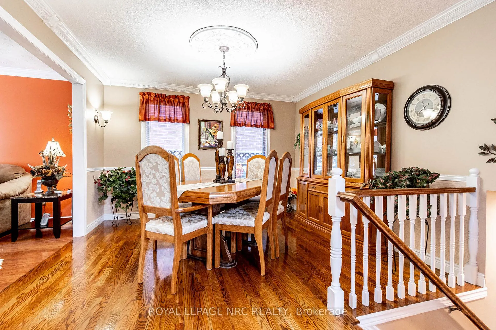 Photo 16 of 31 Rollins Drive, Welland, N. Welland — HOMEH
