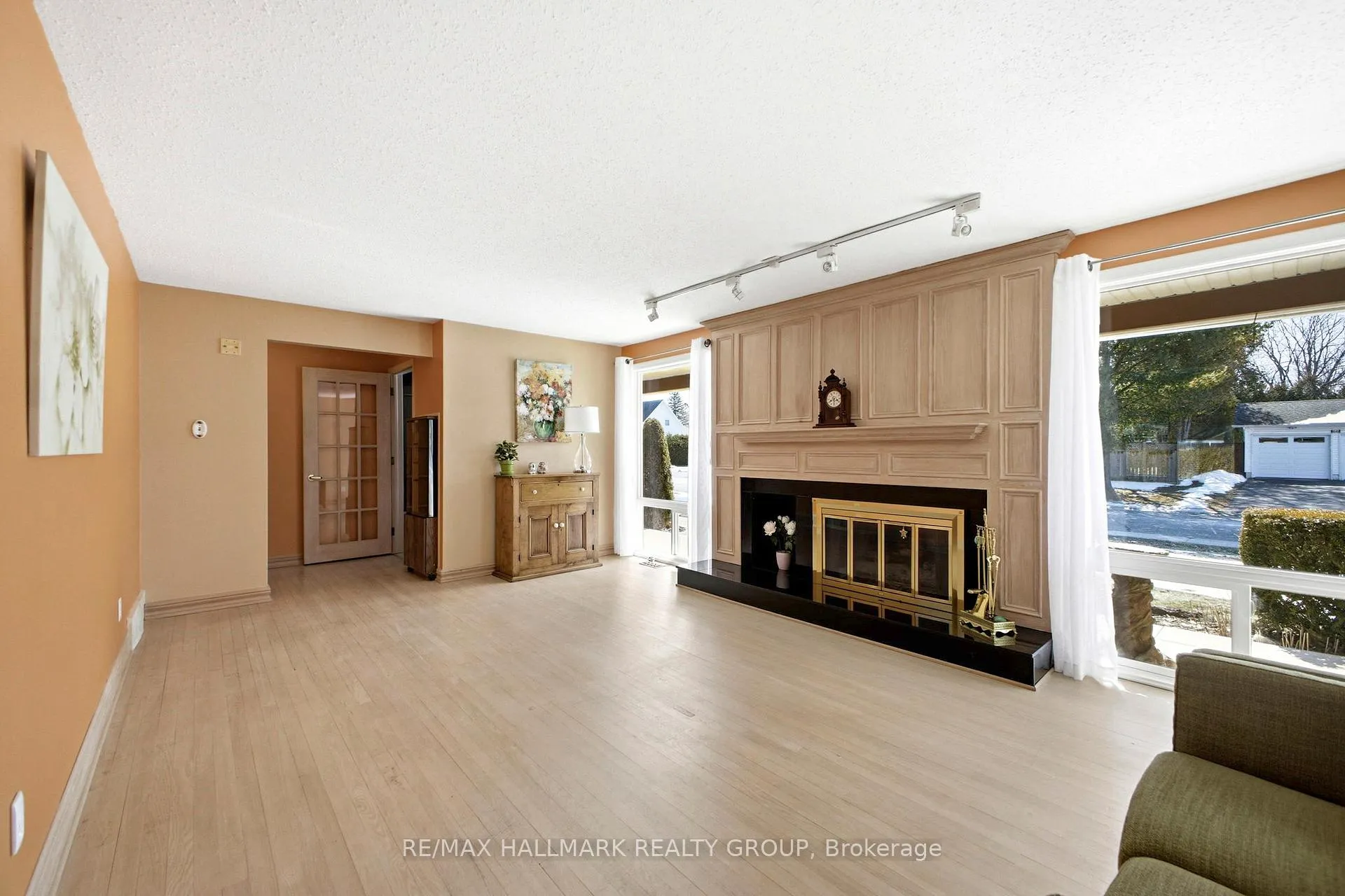 Photo 5 of 59 Ashgrove Crescent, Ottawa, Briargreen — HOMEH