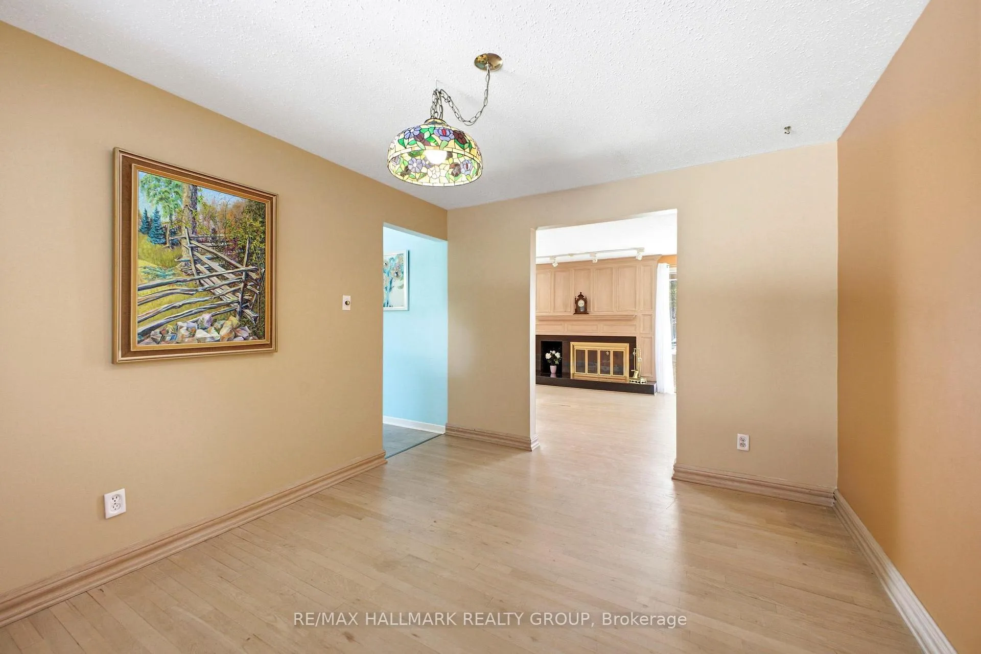 Photo 7 of 59 Ashgrove Crescent, Ottawa, Briargreen — HOMEH