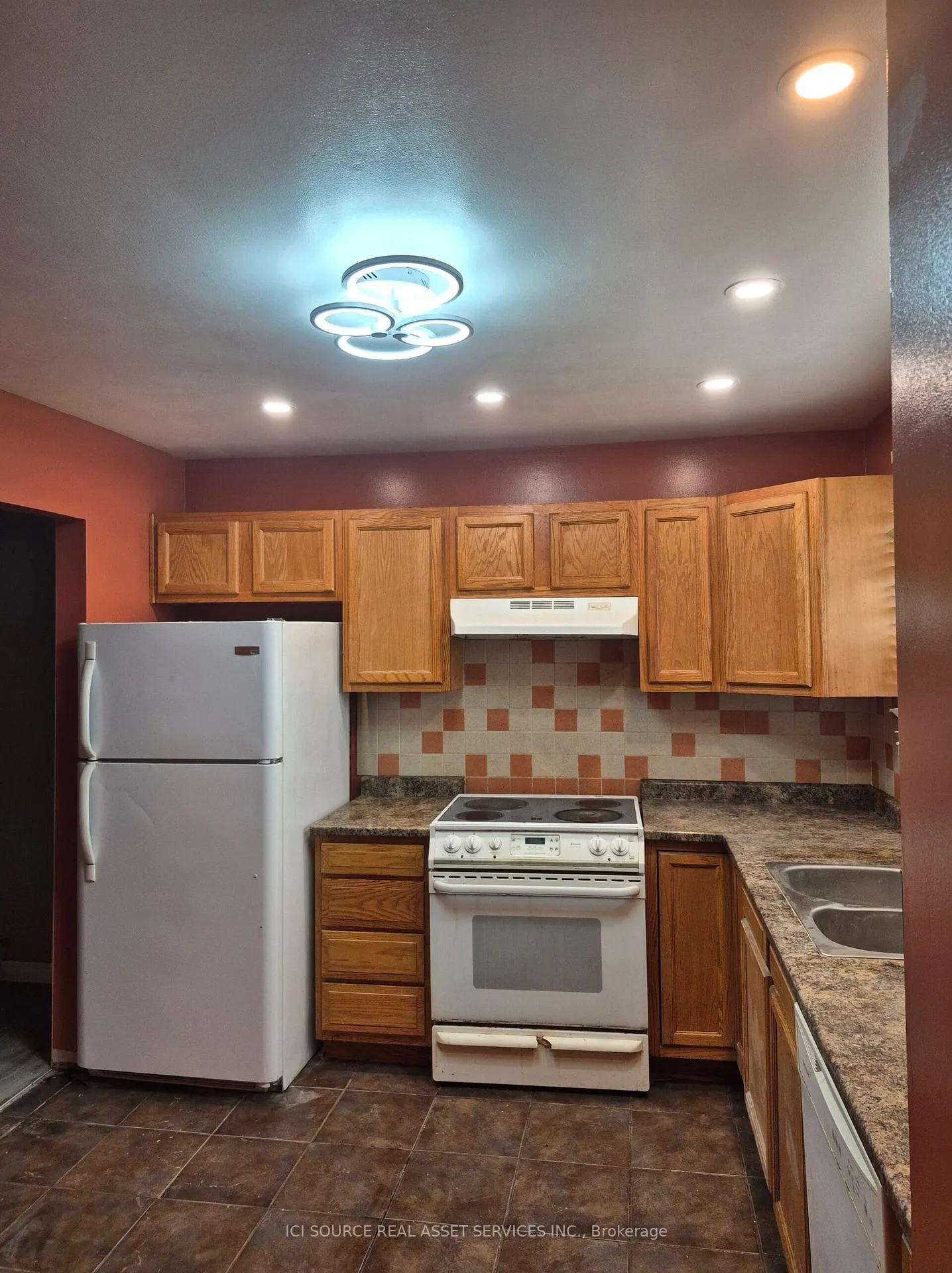 Photo 2 of Unit 17, 5523 Coronation Avenue, Windsor — HOMEH