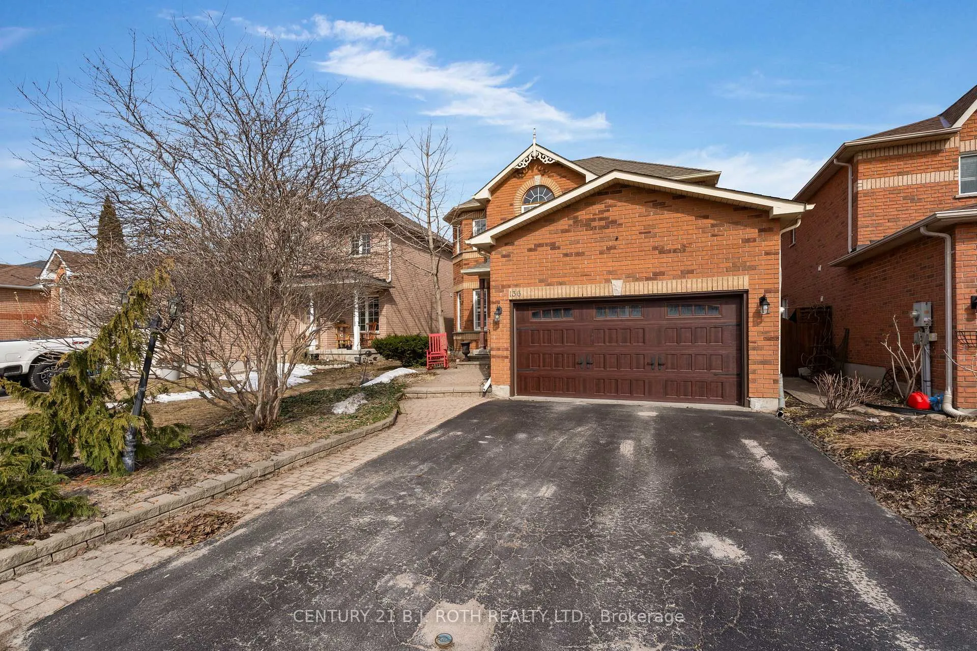 Photo 3 of 136 Loon Avenue, Barrie, Painswick South — HOMEH