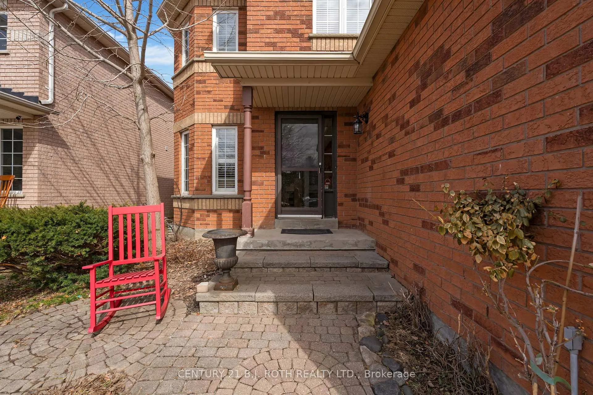 Photo 4 of 136 Loon Avenue, Barrie, Painswick South — HOMEH