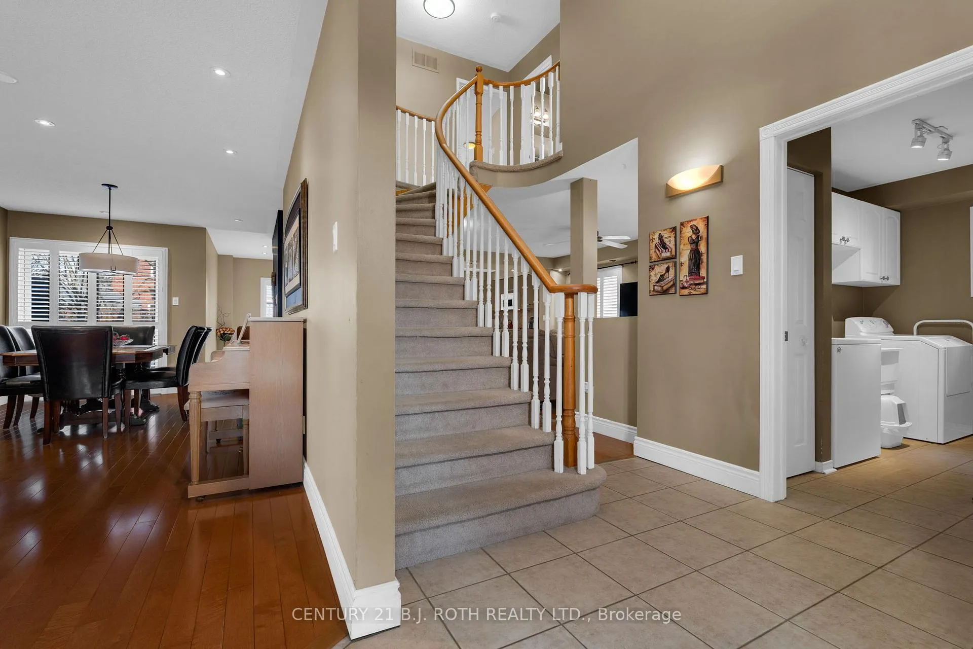 Photo 7 of 136 Loon Avenue, Barrie, Painswick South — HOMEH