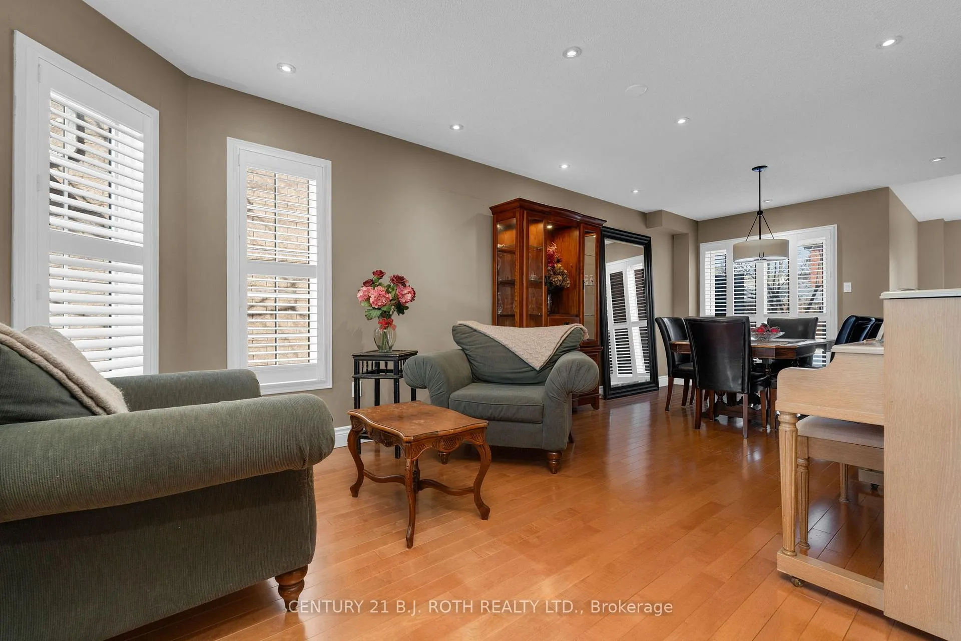 Photo 8 of 136 Loon Avenue, Barrie, Painswick South — HOMEH
