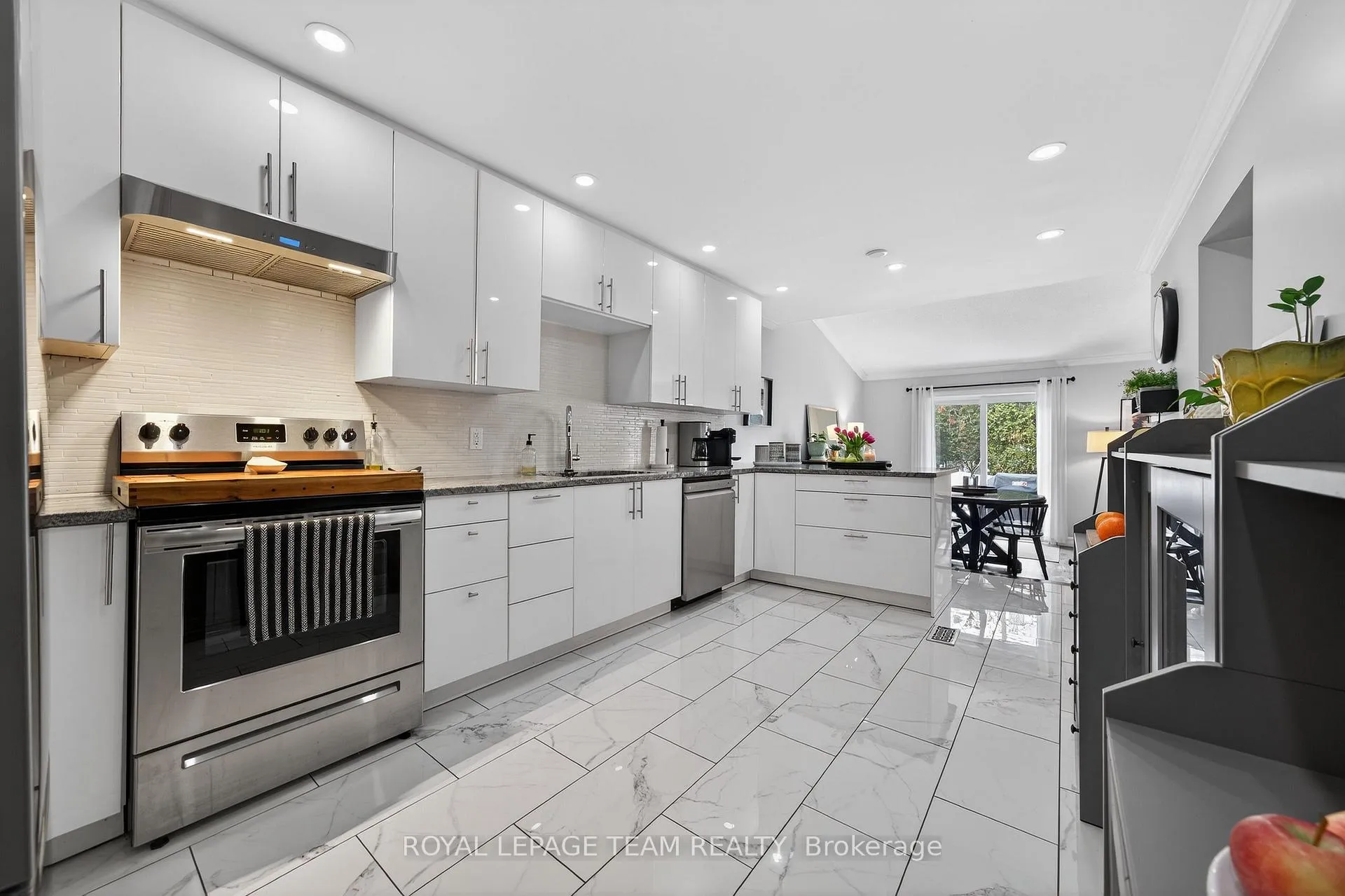 Photo 12 of 141 Acklam Terrace, Ottawa, Kanata - Morgan's Grant/South March — HOMEH