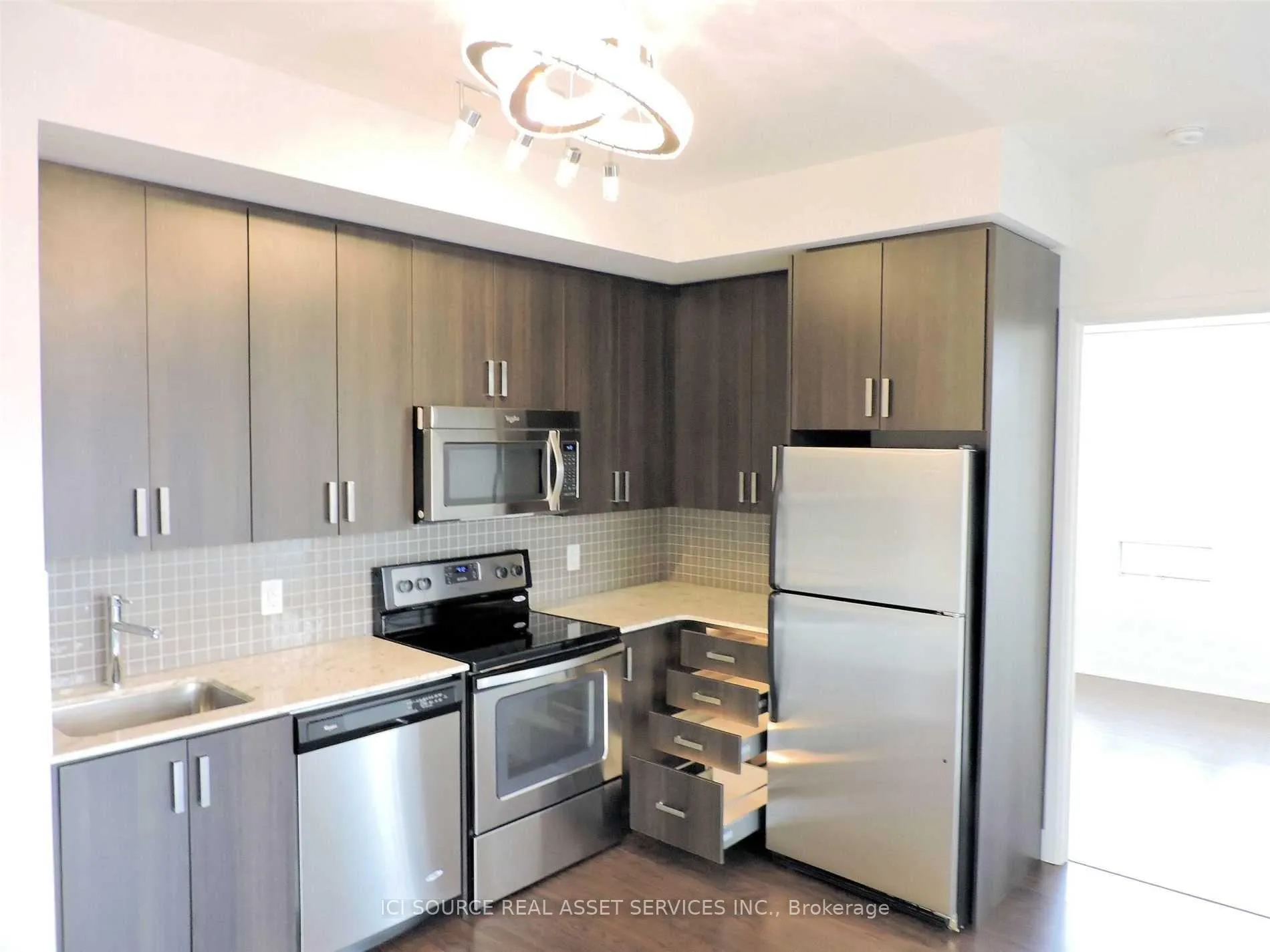 Photo 11 of Unit 421, 7608 Yonge Street, Vaughan, Crestwood-Springfarm-Yorkhill — HOMEH