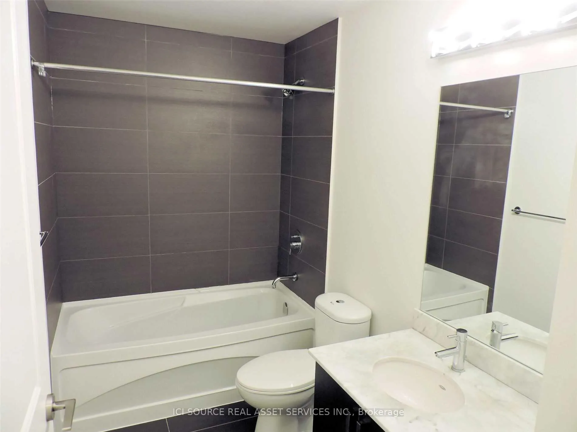Photo 14 of Unit 421, 7608 Yonge Street, Vaughan, Crestwood-Springfarm-Yorkhill — HOMEH