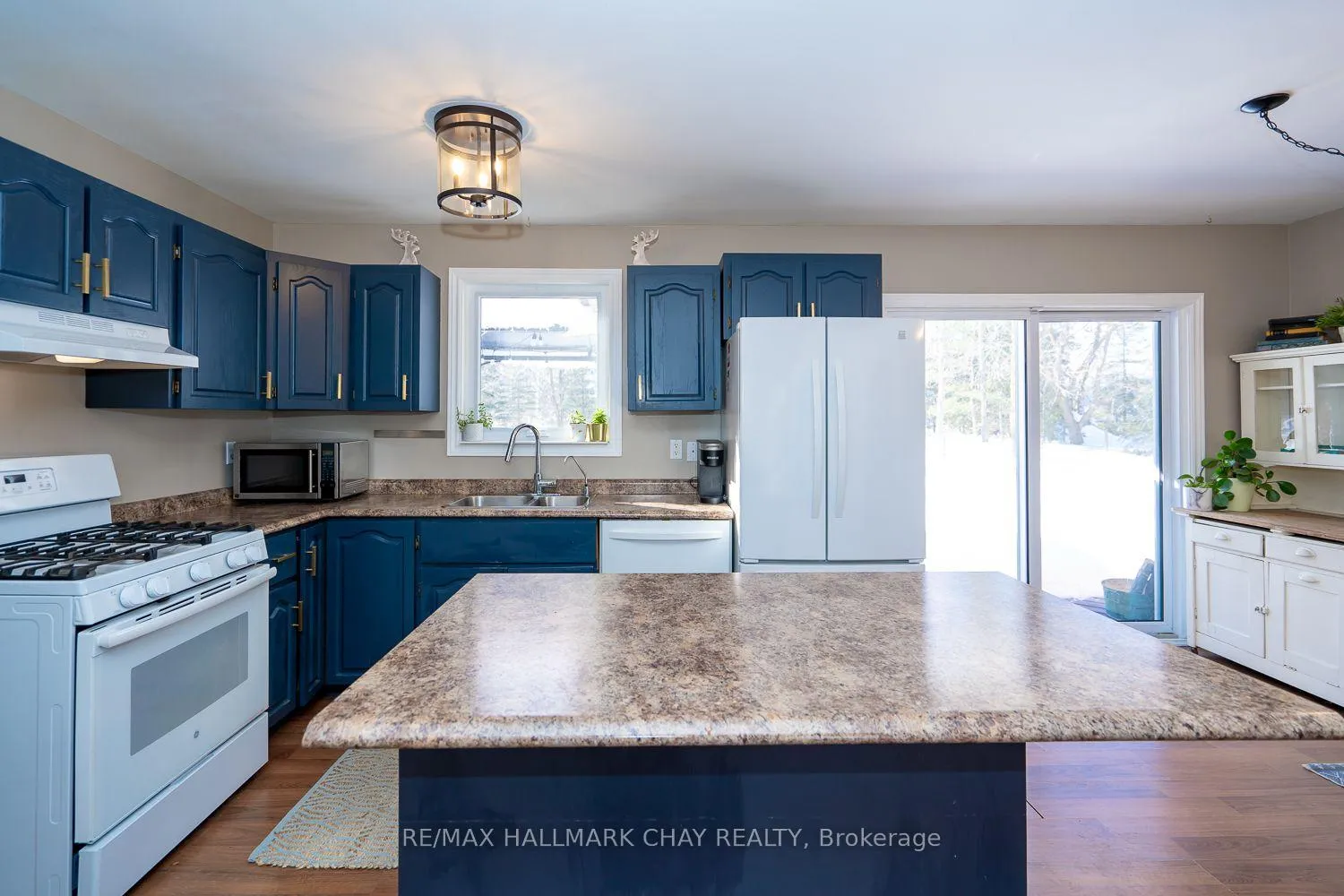 Photo 3 of 16 Maes Crescent, Mulmur, Rural Mulmur — HOMEH