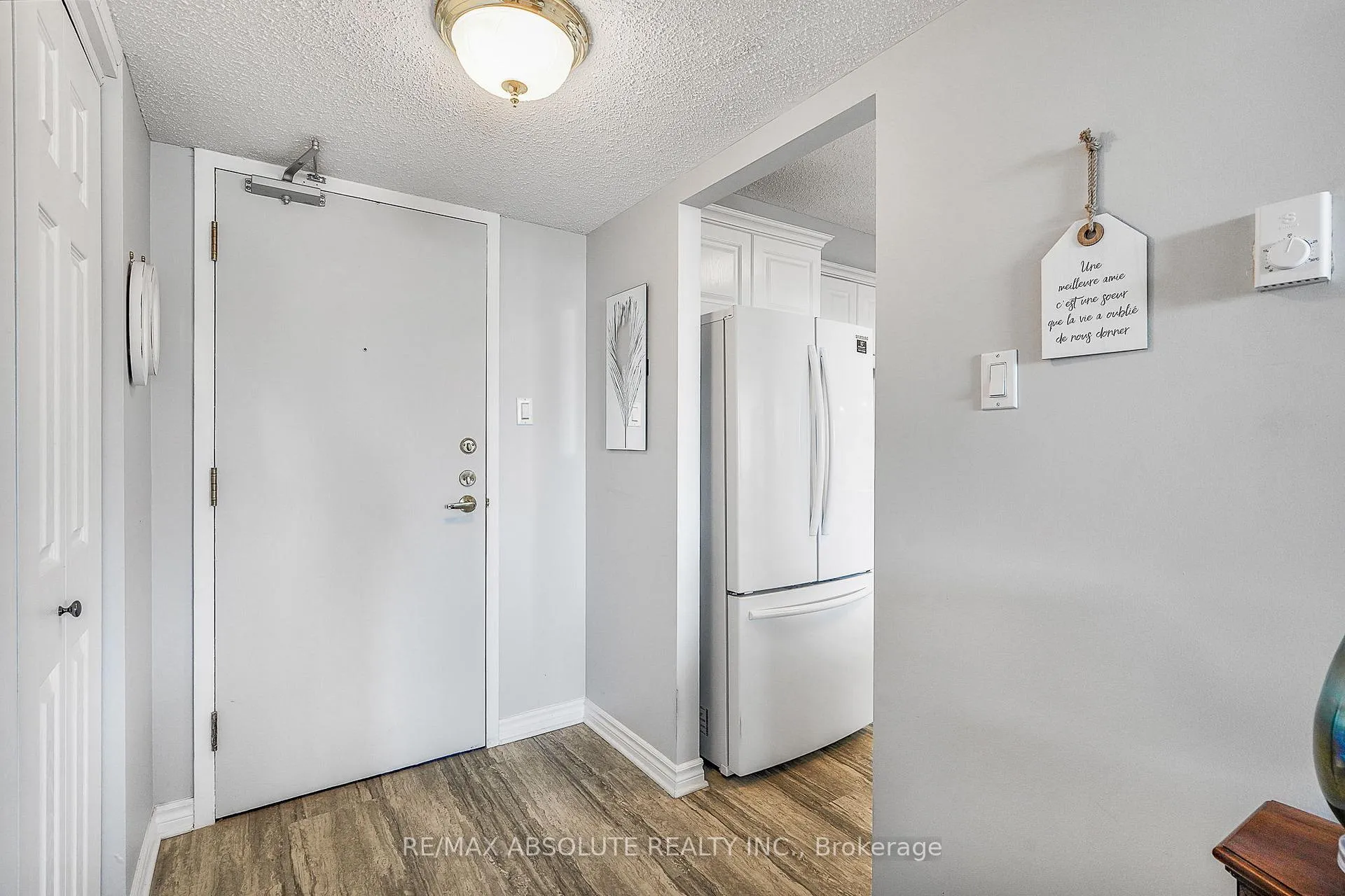 Photo 7 of Unit 607, 200 Lafontaine Avenue, Ottawa, Vanier — HOMEH
