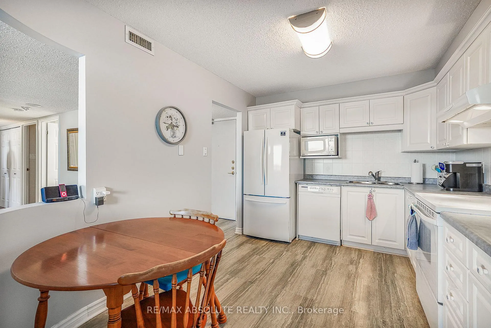 Photo 8 of Unit 607, 200 Lafontaine Avenue, Ottawa, Vanier — HOMEH