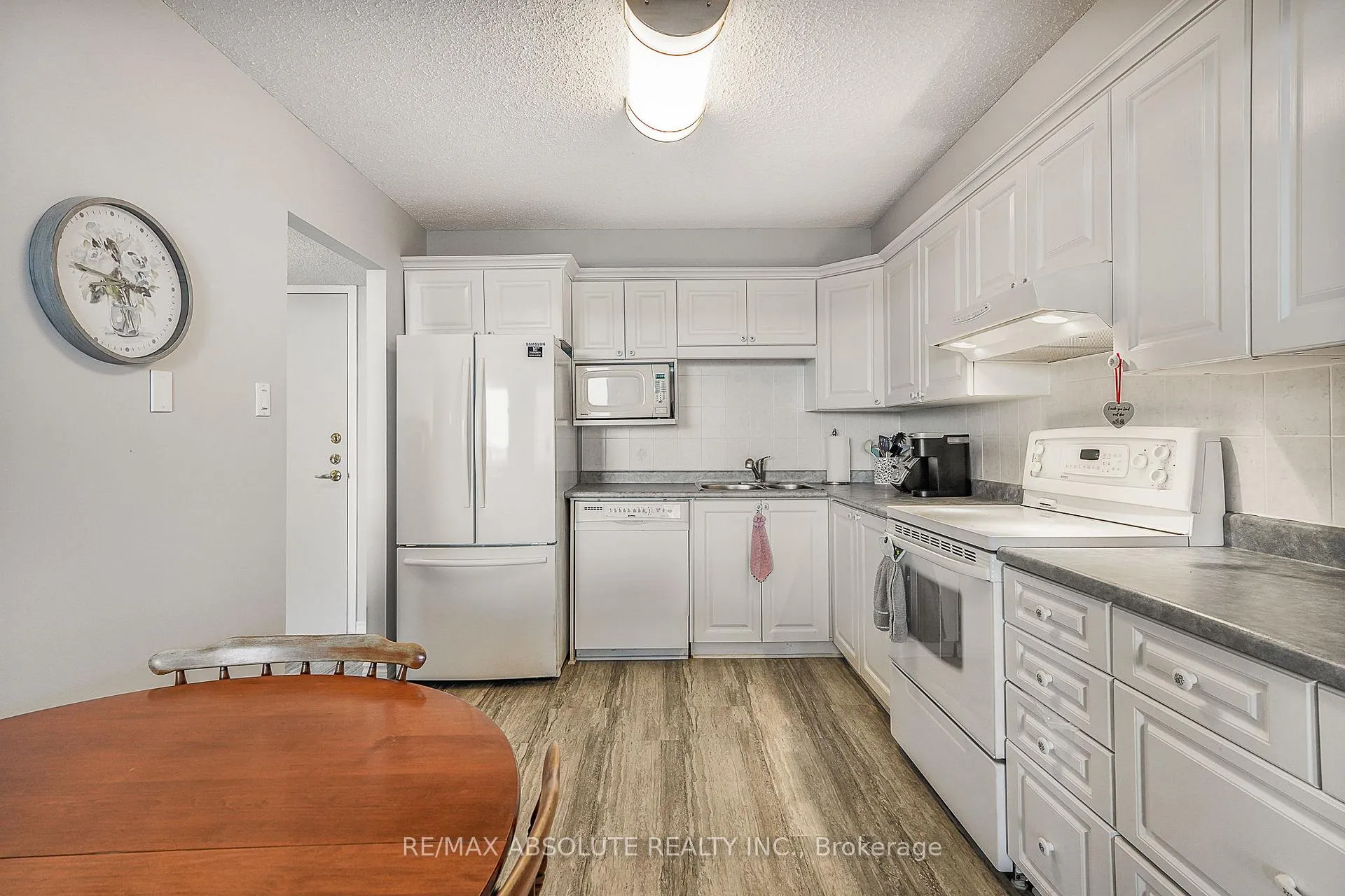 Photo 9 of Unit 607, 200 Lafontaine Avenue, Ottawa, Vanier — HOMEH